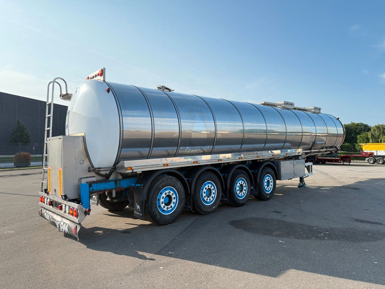 Burg VM Tarm 4 axle 33.000 L Vogelsang - Напівпричіп цистерна: фото 3 Burg VM Tarm 4 axle 33.000 L Vogelsang - Напівпричіп цистерна: фото 3