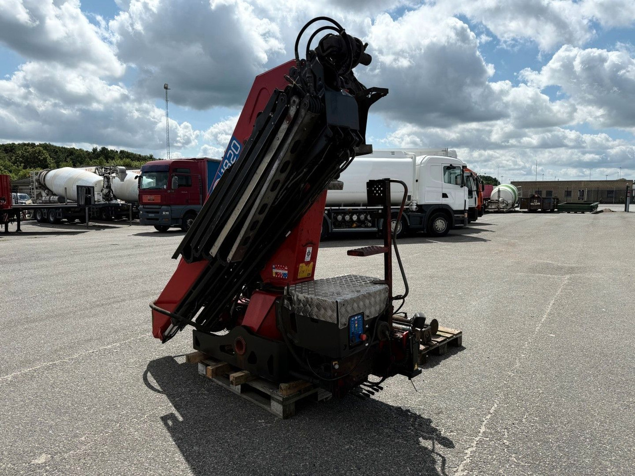 HMF 1820 K4 Remote control / Kran / Crane - Вантажівка з маніпулятором: фото 3 HMF 1820 K4 Remote control / Kran / Crane - Вантажівка з маніпулятором: фото 3