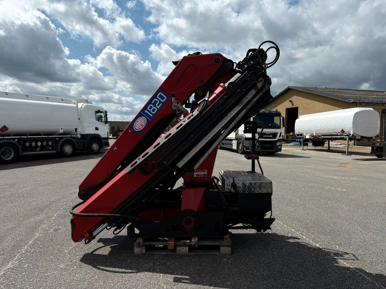 HMF 1820 K4 Remote control / Kran / Crane - Вантажівка з маніпулятором: фото 4 HMF 1820 K4 Remote control / Kran / Crane - Вантажівка з маніпулятором: фото 4