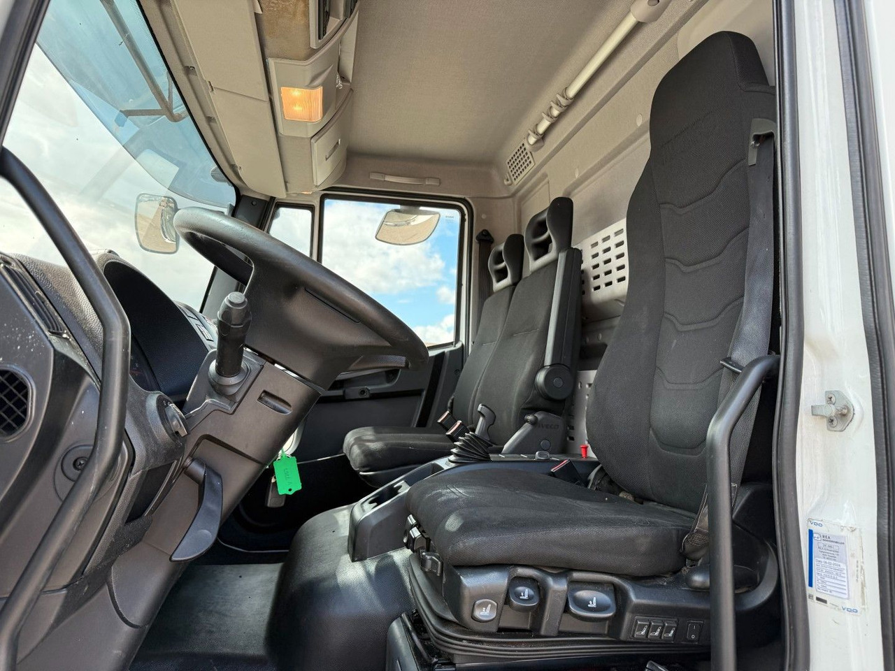 Iveco 180E32 4x2 Schmitz / Thermo King T-1200R Spectru Iveco 180E32 4x2 Schmitz / Thermo King T-1200R Spectru - Рефрижератор вантажівка: фото 5 Iveco 180E32 4x2 Schmitz / Thermo King T-1200R Spectru Iveco 180E32 4x2 Schmitz / Thermo King T-1200R Spectru - Рефрижератор вантажівка: фото 5