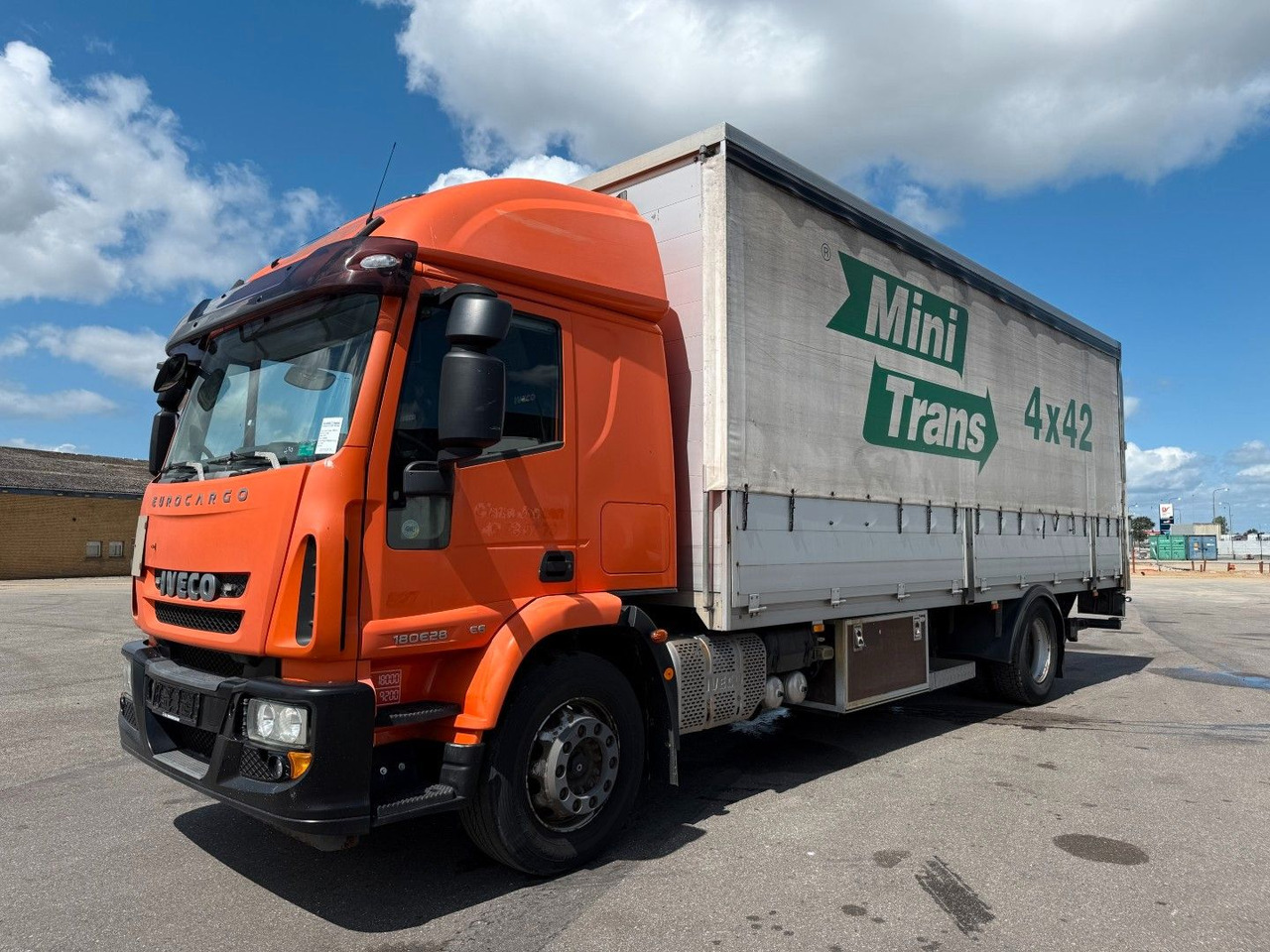 Iveco EuroCargo 180 E28 Euro 6 Freight Iveco EuroCargo 180 E28 Euro 6 Freight / Pritsche - Тентована вантажівка: фото 1 Iveco EuroCargo 180 E28 Euro 6 Freight Iveco EuroCargo 180 E28 Euro 6 Freight / Pritsche - Тентована вантажівка: фото 1