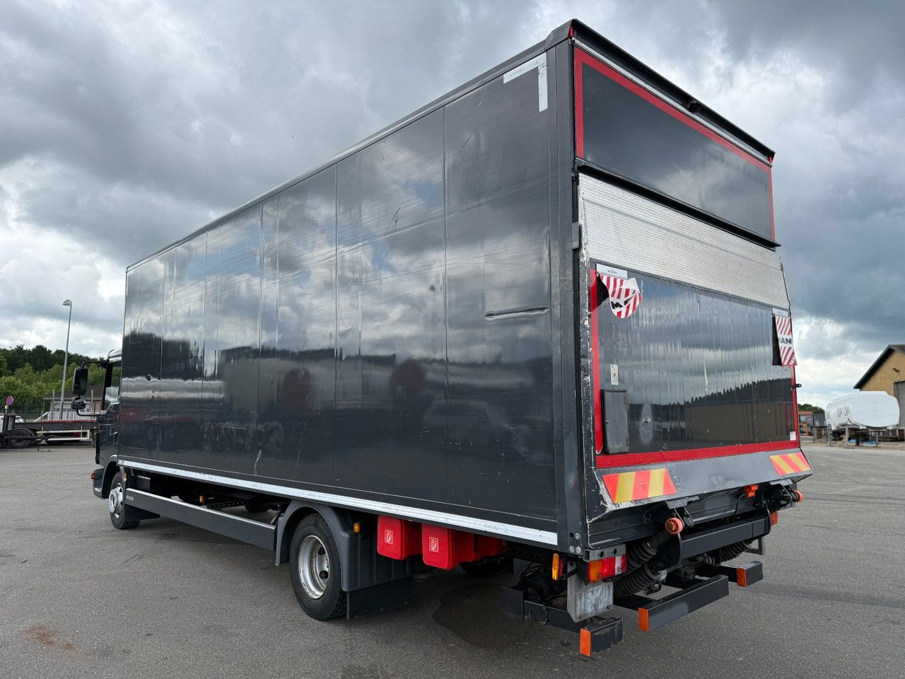 MAN TGL 12.250 Euro 6 Closed box / Koffer 7.20 m. - Вантажівка з закритим кузовом: фото 4 MAN TGL 12.250 Euro 6 Closed box / Koffer 7.20 m. - Вантажівка з закритим кузовом: фото 4