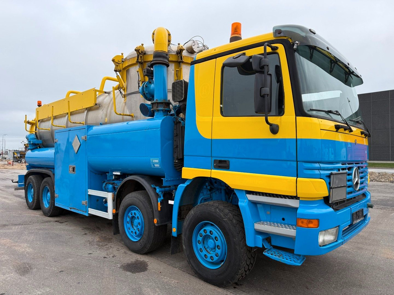 Mercedes-Benz Actros 4140 8x4 KOKS MEGAVAC 8000 ADR Dry Vac - Асенізатори: фото 2 Mercedes-Benz Actros 4140 8x4 KOKS MEGAVAC 8000 ADR Dry Vac - Асенізатори: фото 2
