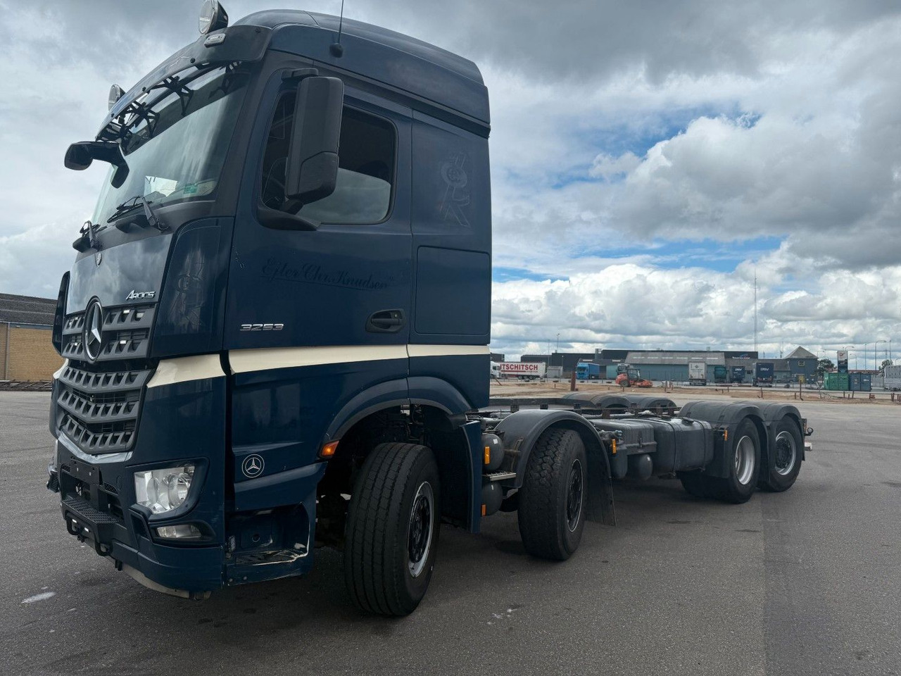 Вантажівка шасі Mercedes-Benz Arocs 3253 8x26 Euro 6 Chassis / Fahrgestell: фото 16