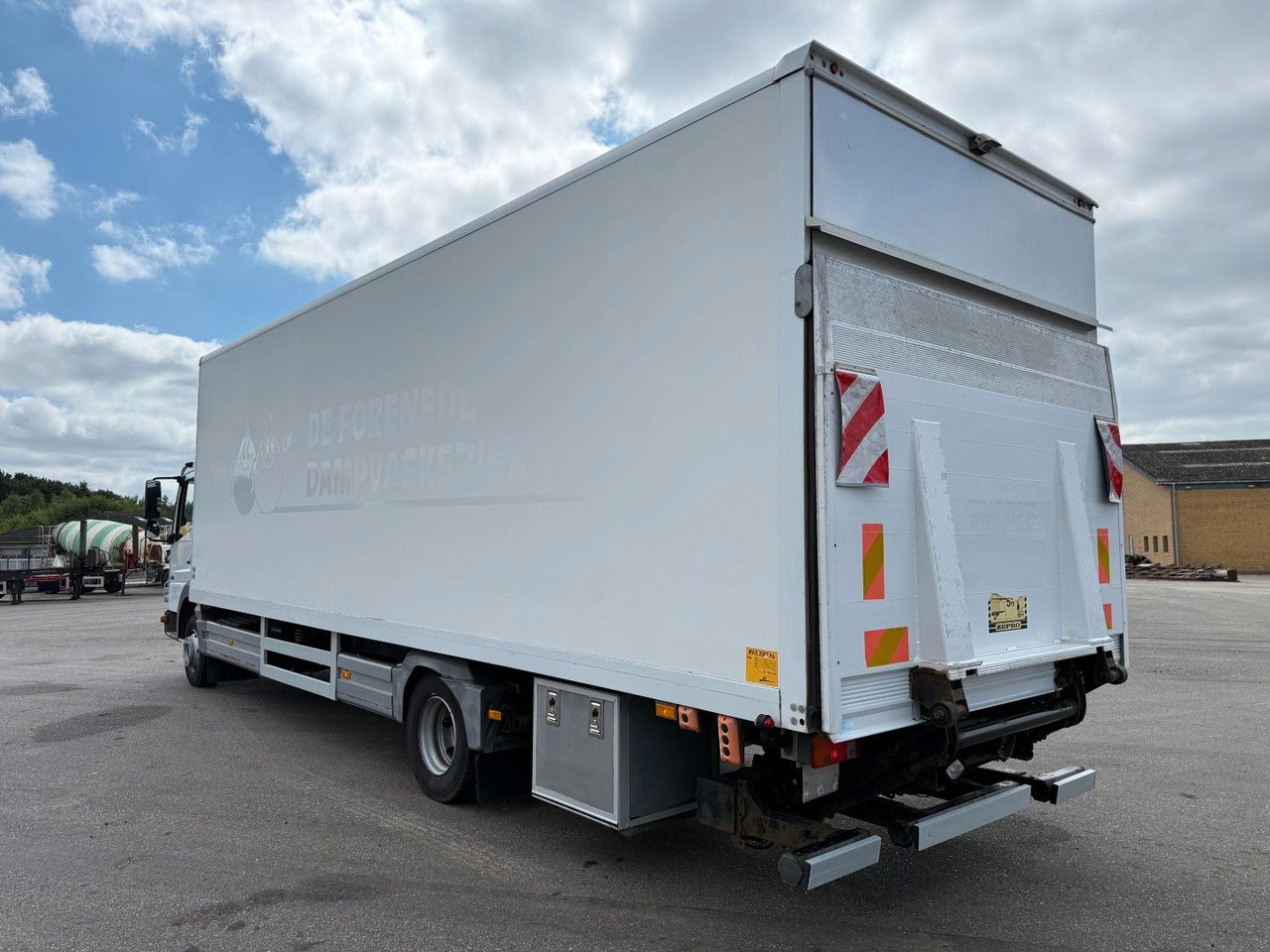 Mercedes-Benz Atego 1218 4x2 Euro 5 8,0 m. koffer - Вантажівка з закритим кузовом: фото 4 Mercedes-Benz Atego 1218 4x2 Euro 5 8,0 m. koffer - Вантажівка з закритим кузовом: фото 4