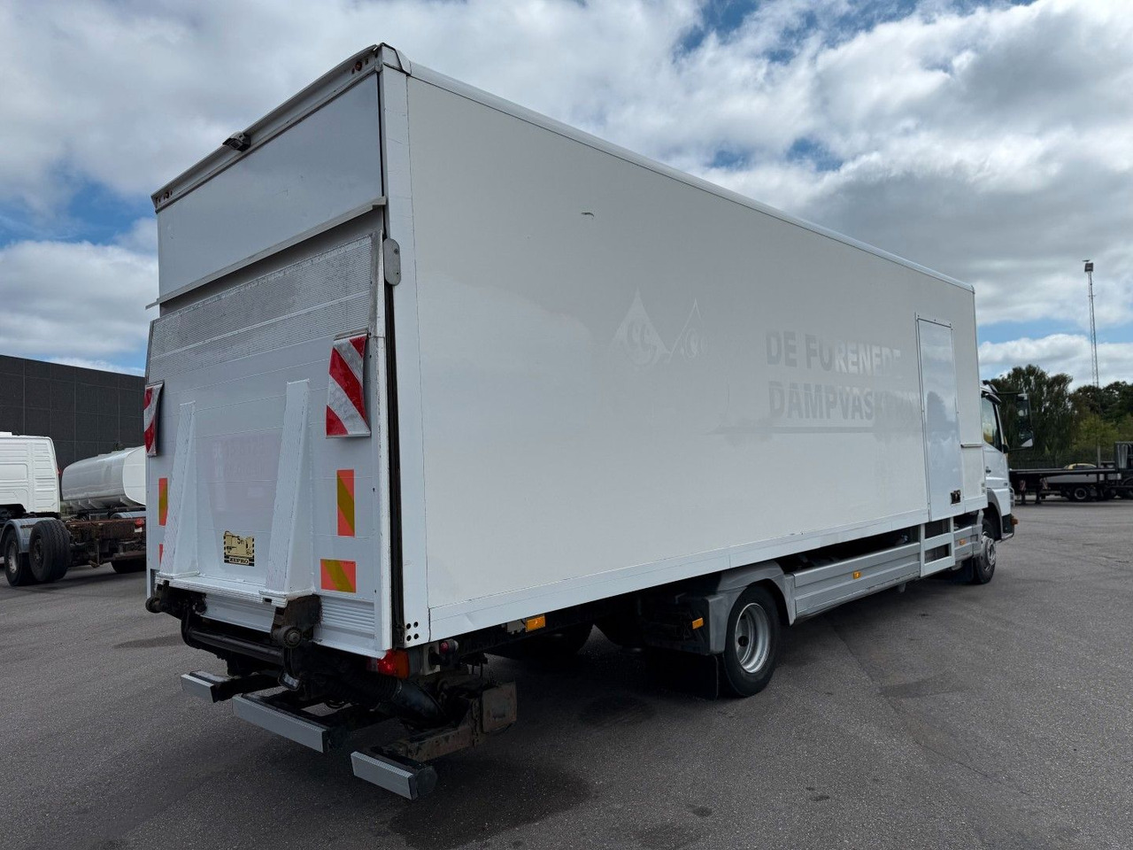 Mercedes-Benz Atego 1218 4x2 Euro 5 8,0 m. koffer - Вантажівка з закритим кузовом: фото 3 Mercedes-Benz Atego 1218 4x2 Euro 5 8,0 m. koffer - Вантажівка з закритим кузовом: фото 3