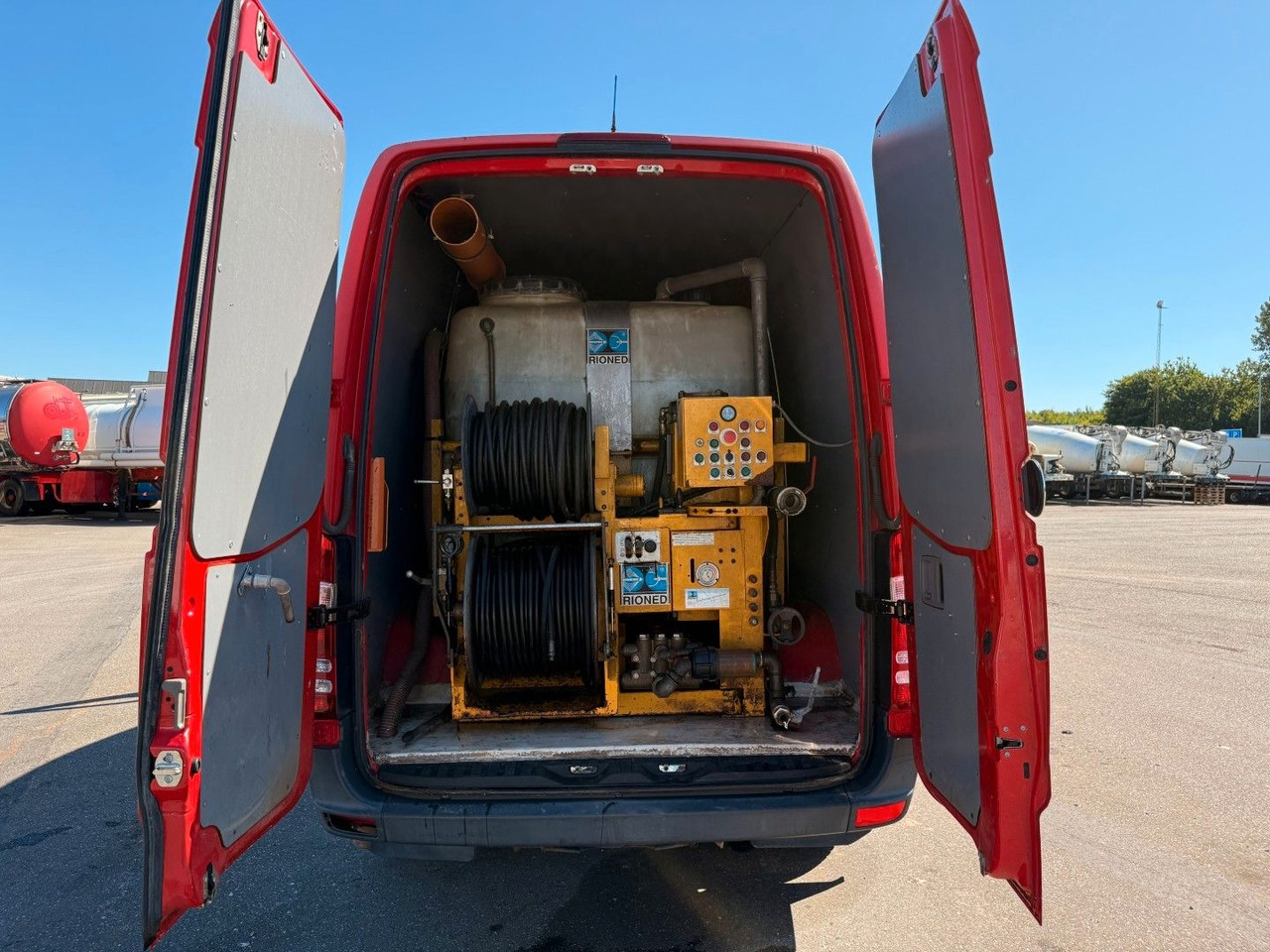 Mercedes-Benz Sprinter 516 CDI Rioned High Pressure - Асенізатори: фото 1 Mercedes-Benz Sprinter 516 CDI Rioned High Pressure - Асенізатори: фото 1