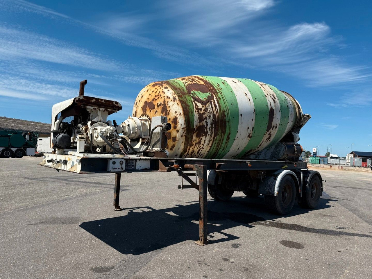 Lecinena 12 m3 Baruval 2 achse Beton/Concrete mixer Lecinena 12 m3 Baruval 2 achse Beton/Concrete mixer - Напівпричіп: фото 1 Lecinena 12 m3 Baruval 2 achse Beton/Concrete mixer Lecinena 12 m3 Baruval 2 achse Beton/Concrete mixer - Напівпричіп: фото 1