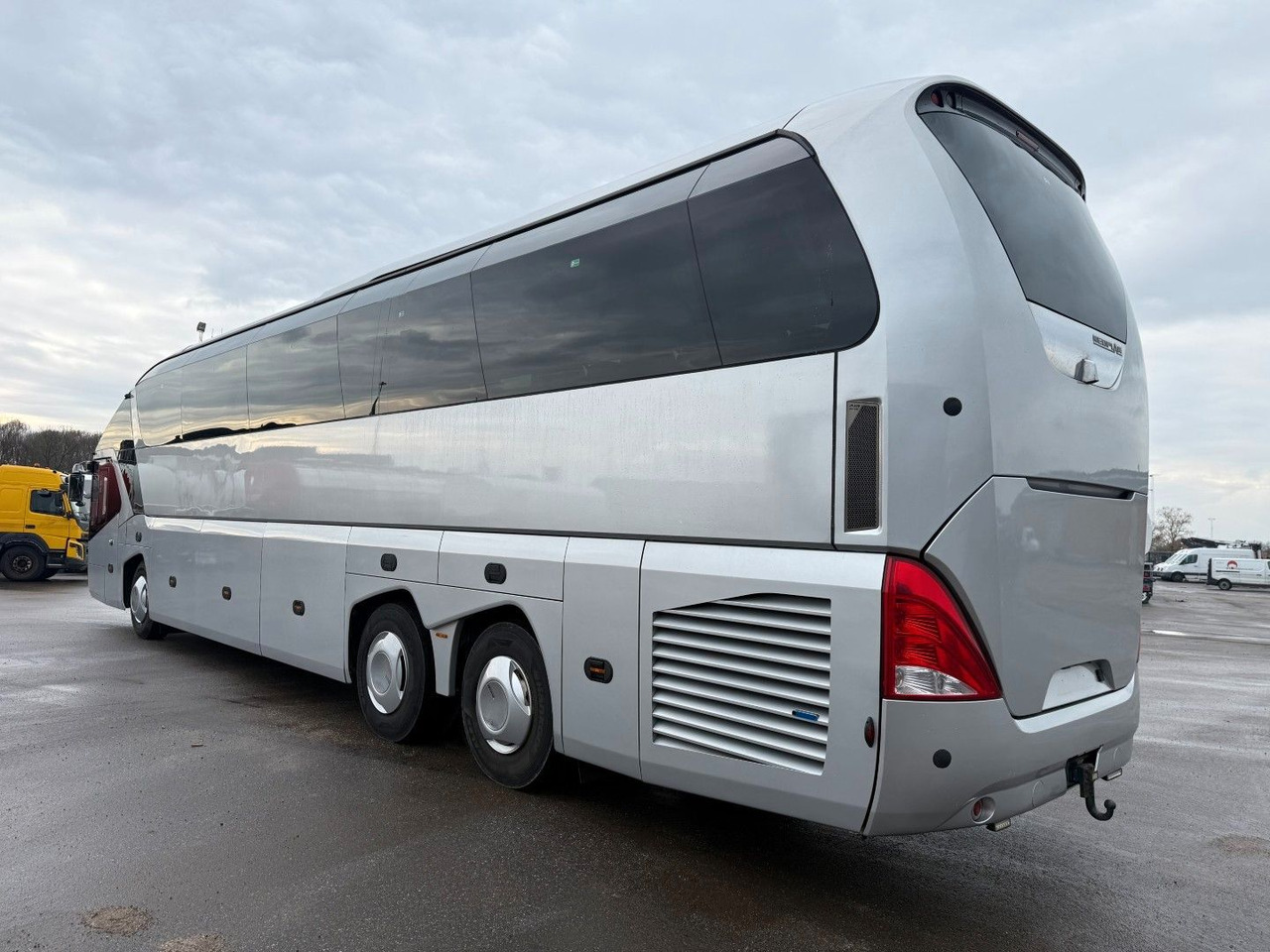 Neoplan Starliner N 5218 Euro 6 - Туристичний автобус: фото 4 Neoplan Starliner N 5218 Euro 6 - Туристичний автобус: фото 4