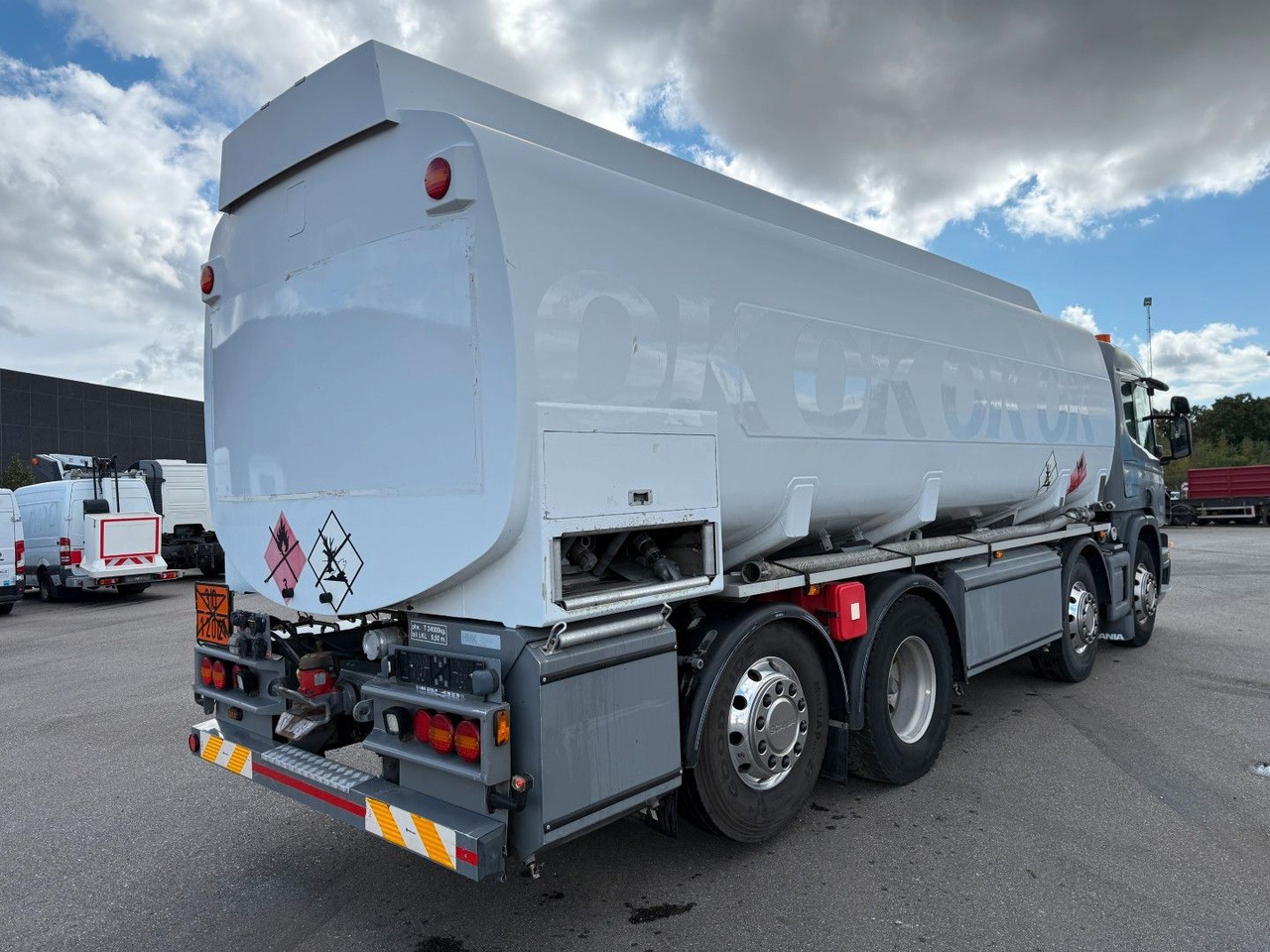 Scania P400 8x2*6 HMK Bilcon 24.000 l. ADR Euro 5 - Вантажівка цистерна: фото 3 Scania P400 8x2*6 HMK Bilcon 24.000 l. ADR Euro 5 - Вантажівка цистерна: фото 3