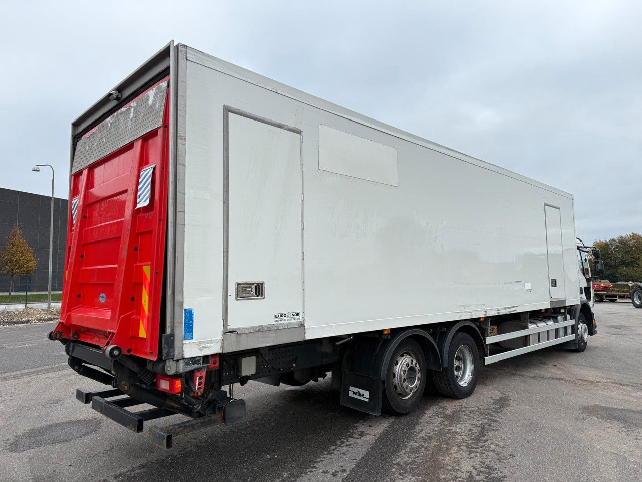 Volvo FE320 6x2*4 TK T1200-R Spectrum 9,80 m. koffer - Рефрижератор вантажівка: фото 3 Volvo FE320 6x2*4 TK T1200-R Spectrum 9,80 m. koffer - Рефрижератор вантажівка: фото 3