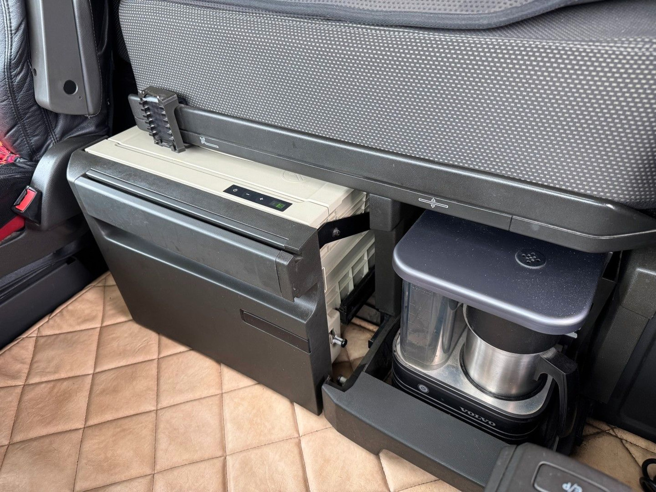 Самоскид вантажівка Volvo FH 500 8x2*6 Tipper Euro 6: фото 8 Самоскид вантажівка Volvo FH 500 8x2*6 Tipper Euro 6: фото 8