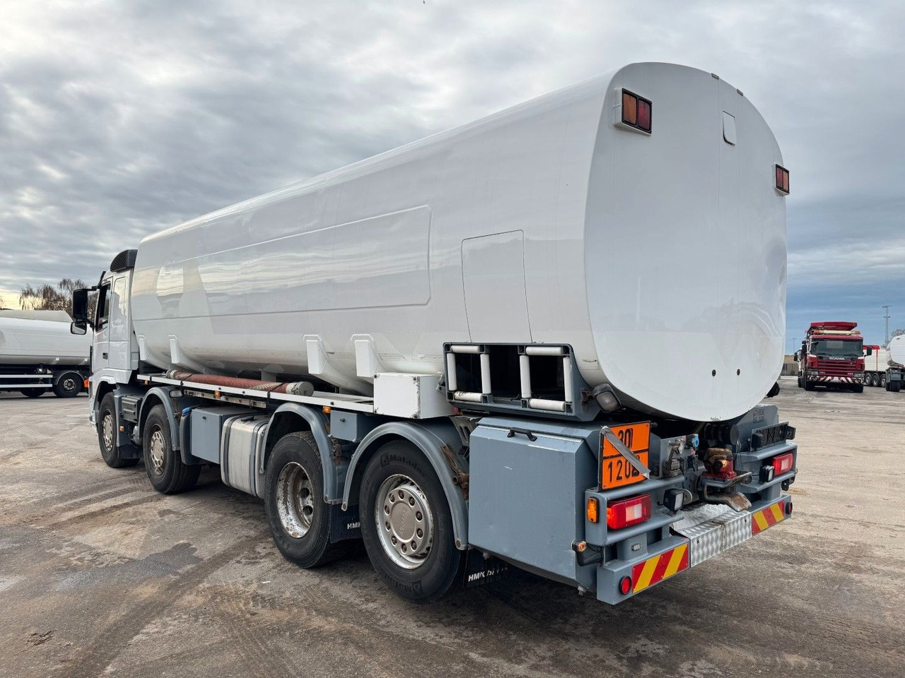 Volvo FM 440 8x2*6 24.000 l. ADR Tanktruck - Вантажівка цистерна: фото 4 Volvo FM 440 8x2*6 24.000 l. ADR Tanktruck - Вантажівка цистерна: фото 4