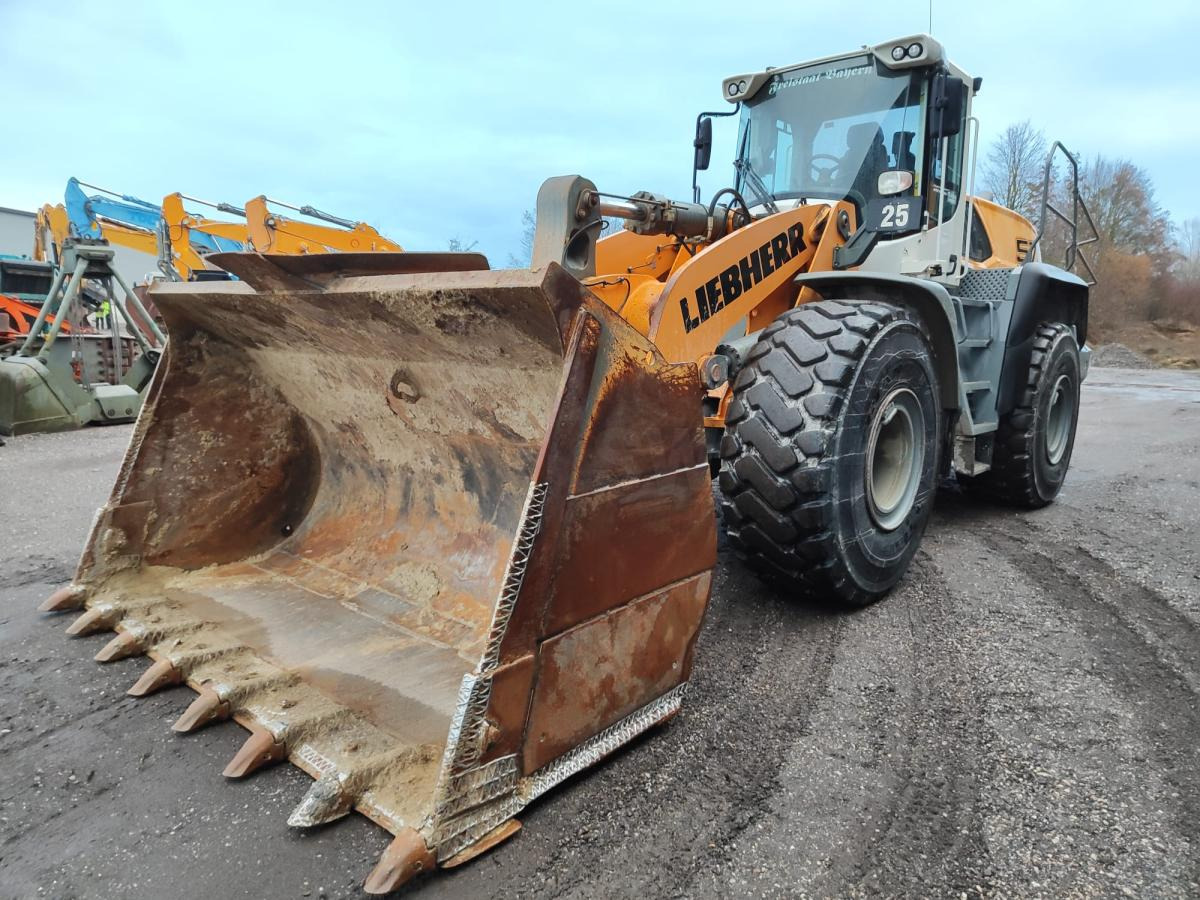 Liebherr L576 X-Power - Колісний навантажувач: фото 2 Liebherr L576 X-Power - Колісний навантажувач: фото 2
