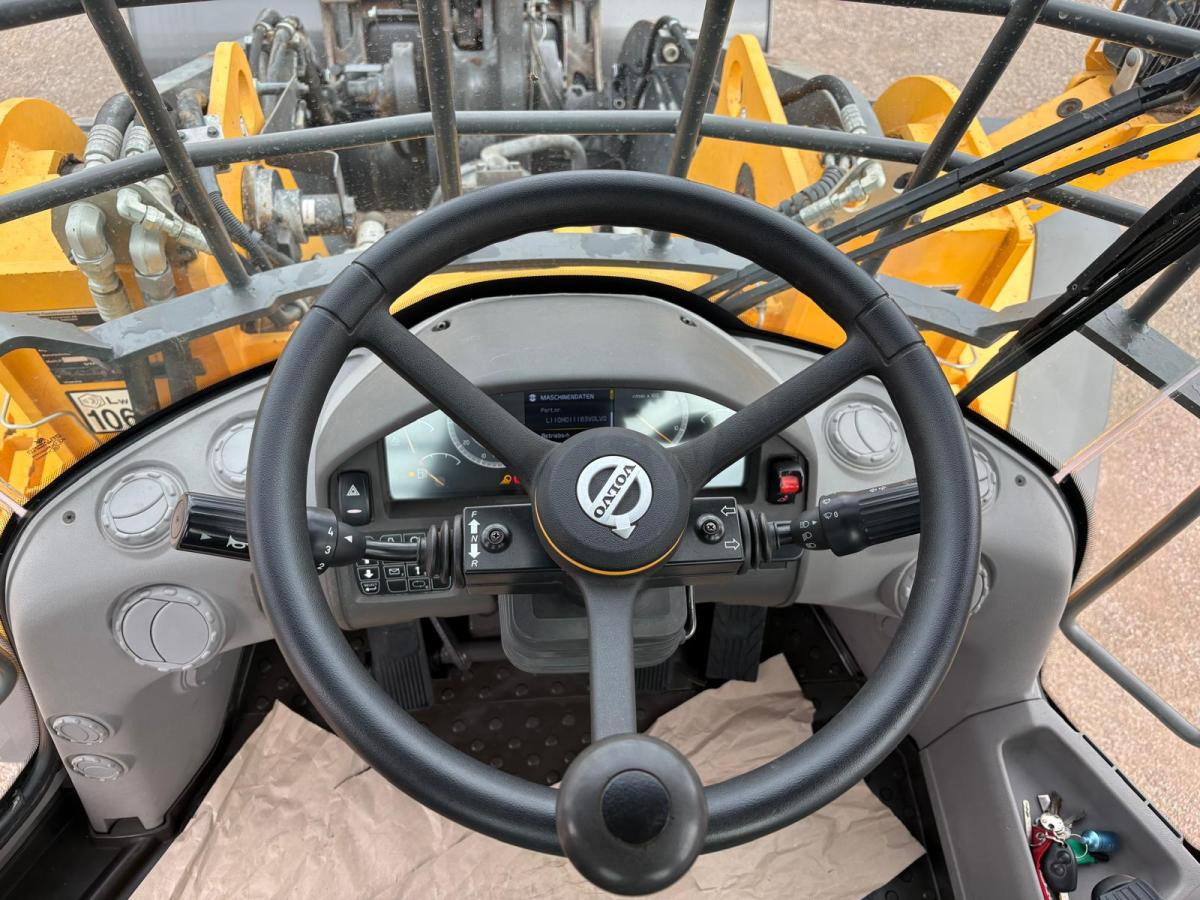 Volvo L110H Long Boom - Колісний навантажувач: фото 5 Volvo L110H Long Boom - Колісний навантажувач: фото 5