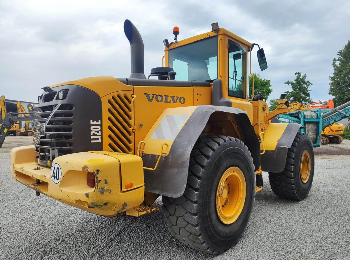 Volvo L120E - Колісний навантажувач: фото 4 Volvo L120E - Колісний навантажувач: фото 4