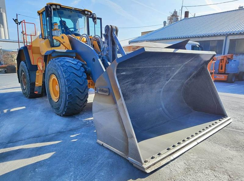 Volvo L180H Long Boom - Колісний навантажувач: фото 3 Volvo L180H Long Boom - Колісний навантажувач: фото 3