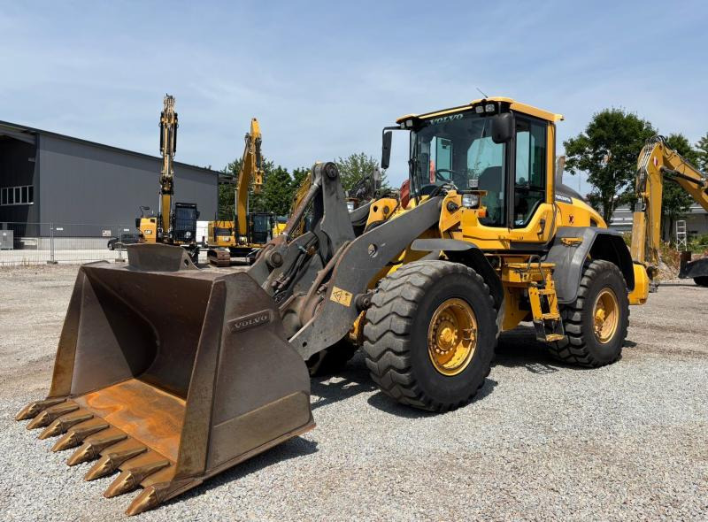 Volvo L90H - Колісний навантажувач: фото 2 Volvo L90H - Колісний навантажувач: фото 2