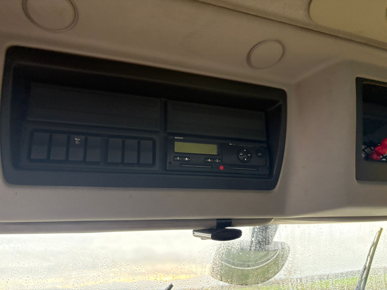 Бортова вантажівка/ Платформа Renault Premium 370 DXI: фото 12 Бортова вантажівка/ Платформа Renault Premium 370 DXI: фото 12