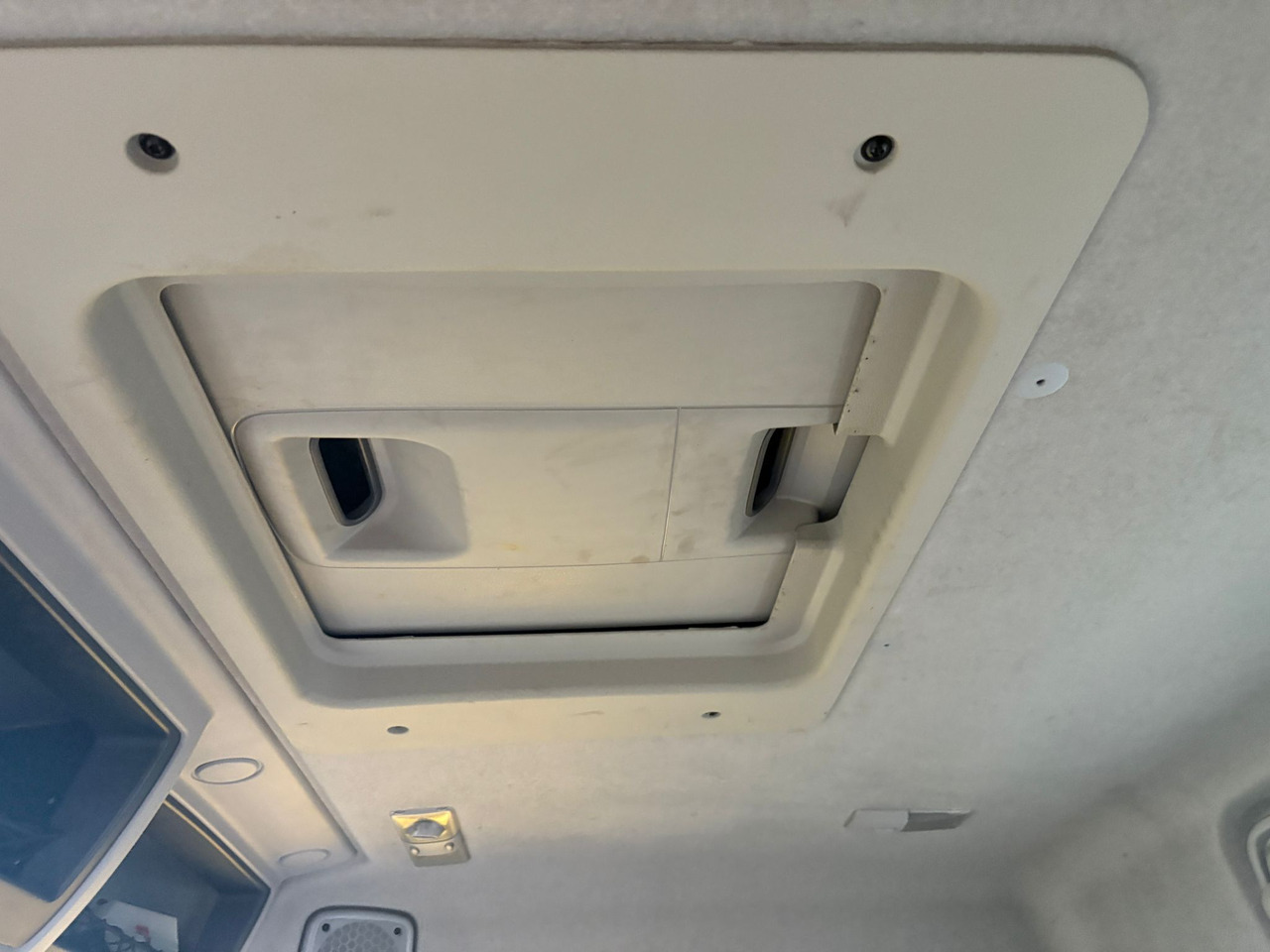 Бортова вантажівка/ Платформа Renault Premium 370 DXI: фото 13 Бортова вантажівка/ Платформа Renault Premium 370 DXI: фото 13