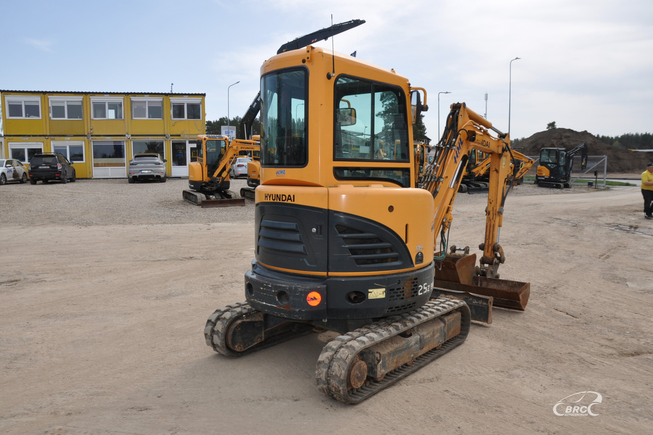 Hyundai R25Z-9AK - Міні-екскаватор: фото 5 Hyundai R25Z-9AK - Міні-екскаватор: фото 5