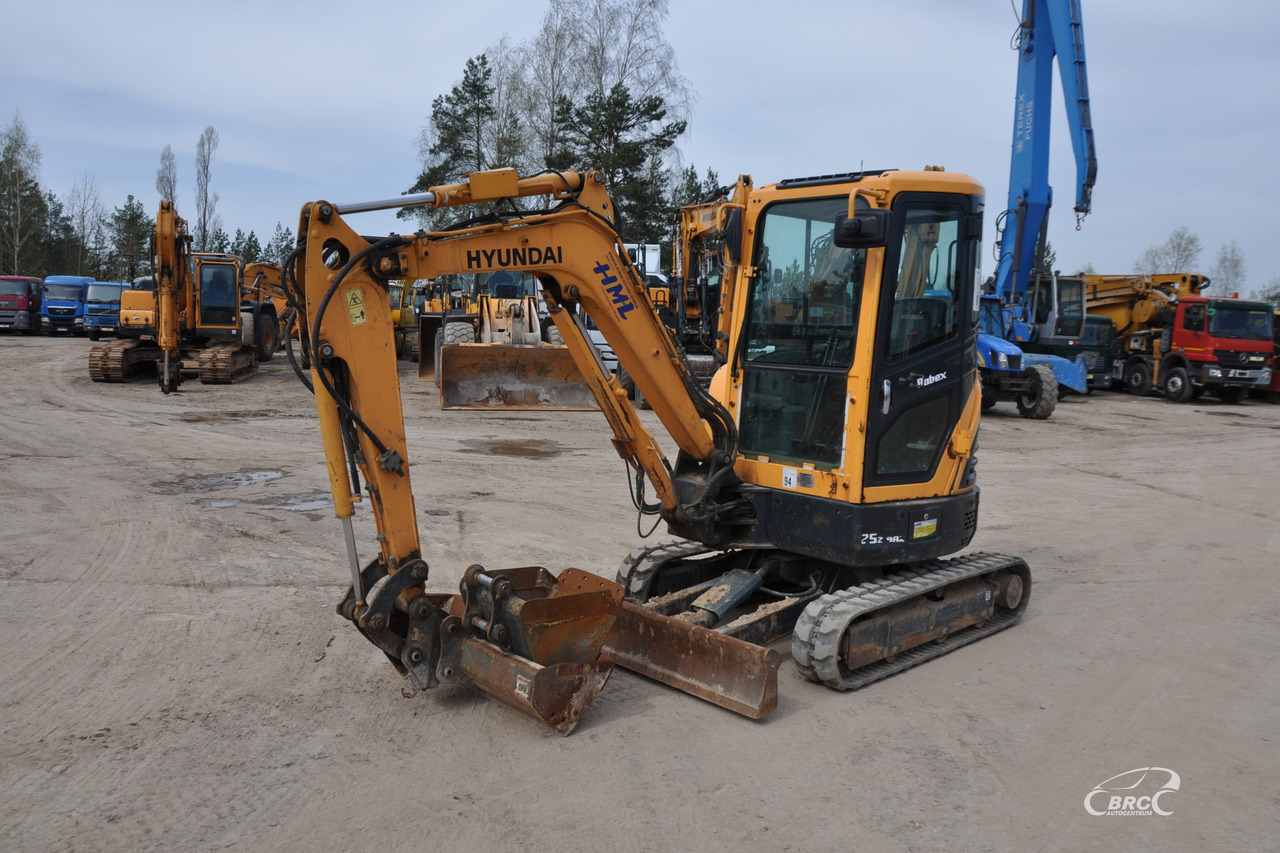 Hyundai R25Z-9AK - Міні-екскаватор: фото 1 Hyundai R25Z-9AK - Міні-екскаватор: фото 1