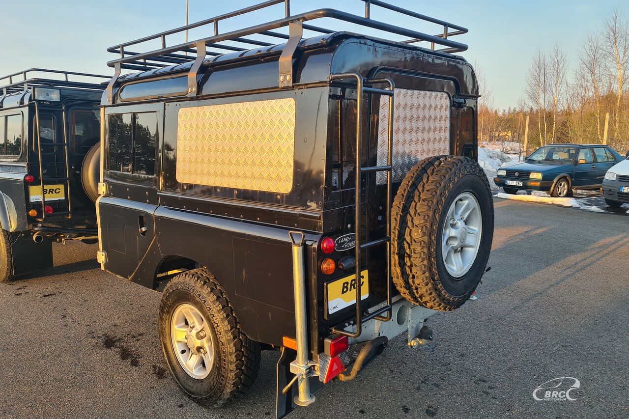 Land Rover Defender - Причіп мультиліфт/ Бункеровоз: фото 1 Land Rover Defender - Причіп мультиліфт/ Бункеровоз: фото 1