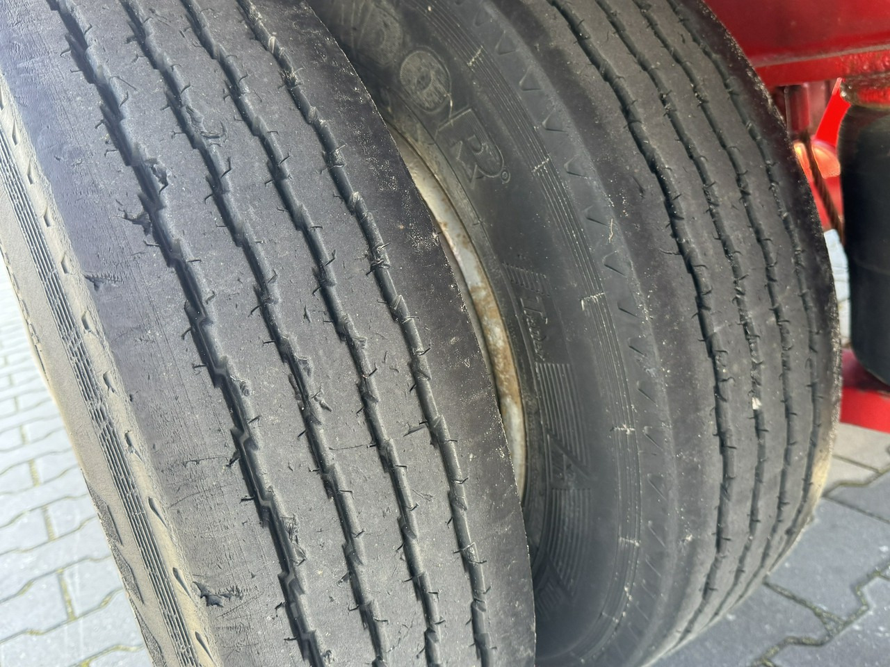 Низькорамна платформа напівпричіп Blumhardt Niskopodwozie SAL 40.24 3-Osie BPW Tylna Skrętna: фото 13 Низькорамна платформа напівпричіп Blumhardt Niskopodwozie SAL 40.24 3-Osie BPW Tylna Skrętna: фото 13