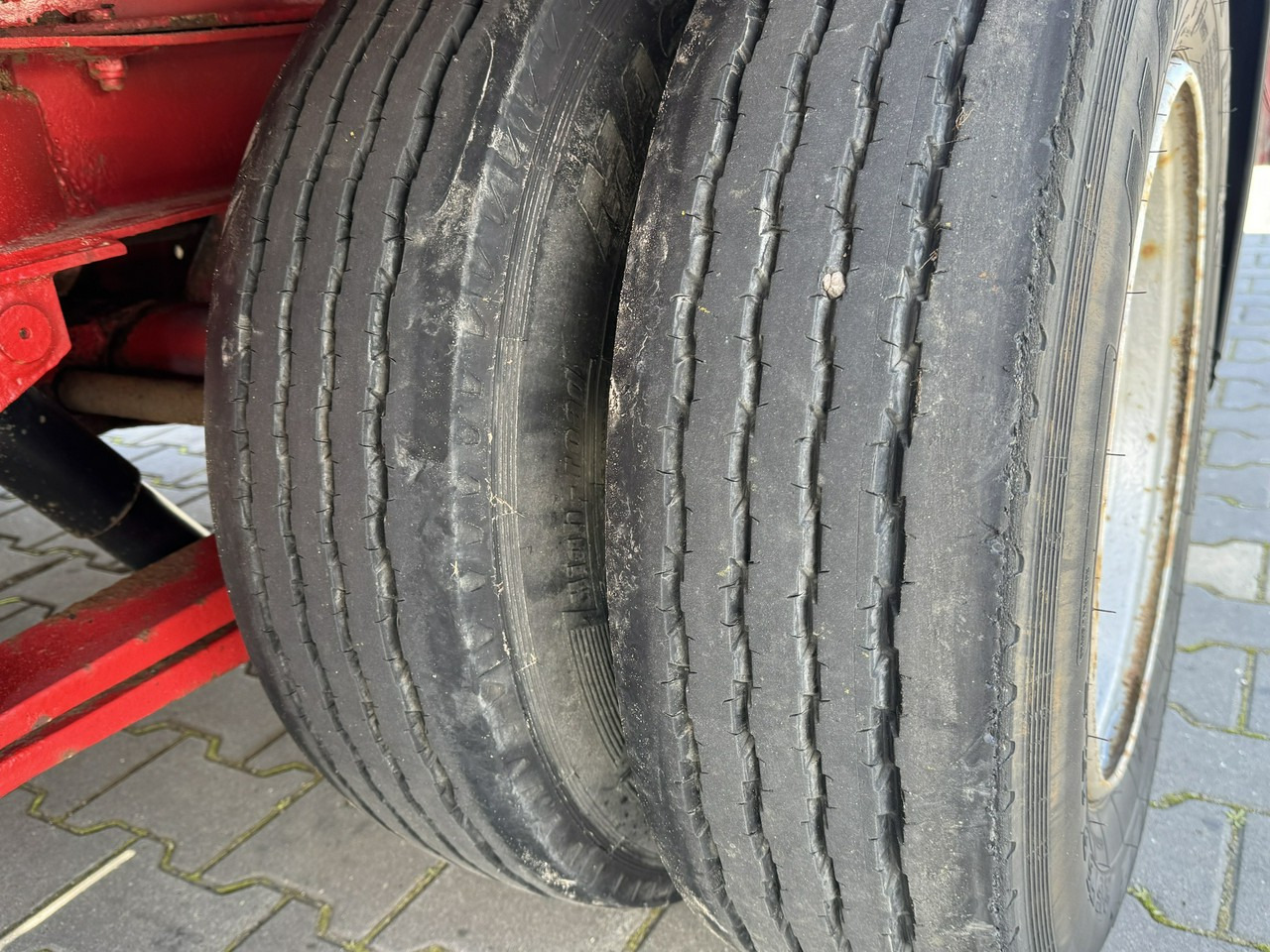 Низькорамна платформа напівпричіп Blumhardt Niskopodwozie SAL 40.24 3-Osie BPW Tylna Skrętna: фото 12 Низькорамна платформа напівпричіп Blumhardt Niskopodwozie SAL 40.24 3-Osie BPW Tylna Skrętna: фото 12