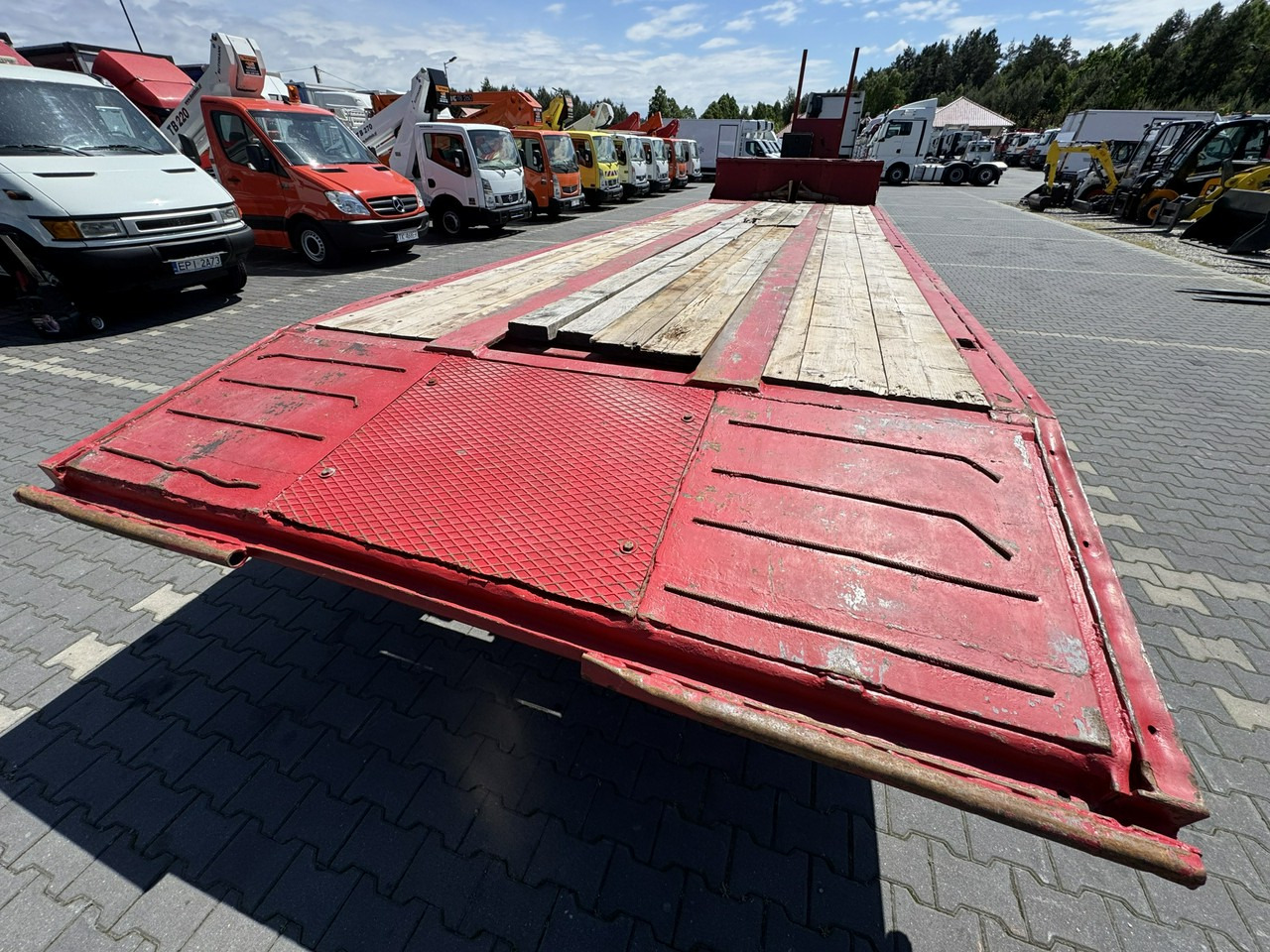 Низькорамна платформа напівпричіп Blumhardt Niskopodwozie SAL 40.24 3-Osie BPW Tylna Skrętna: фото 15 Низькорамна платформа напівпричіп Blumhardt Niskopodwozie SAL 40.24 3-Osie BPW Tylna Skrętna: фото 15