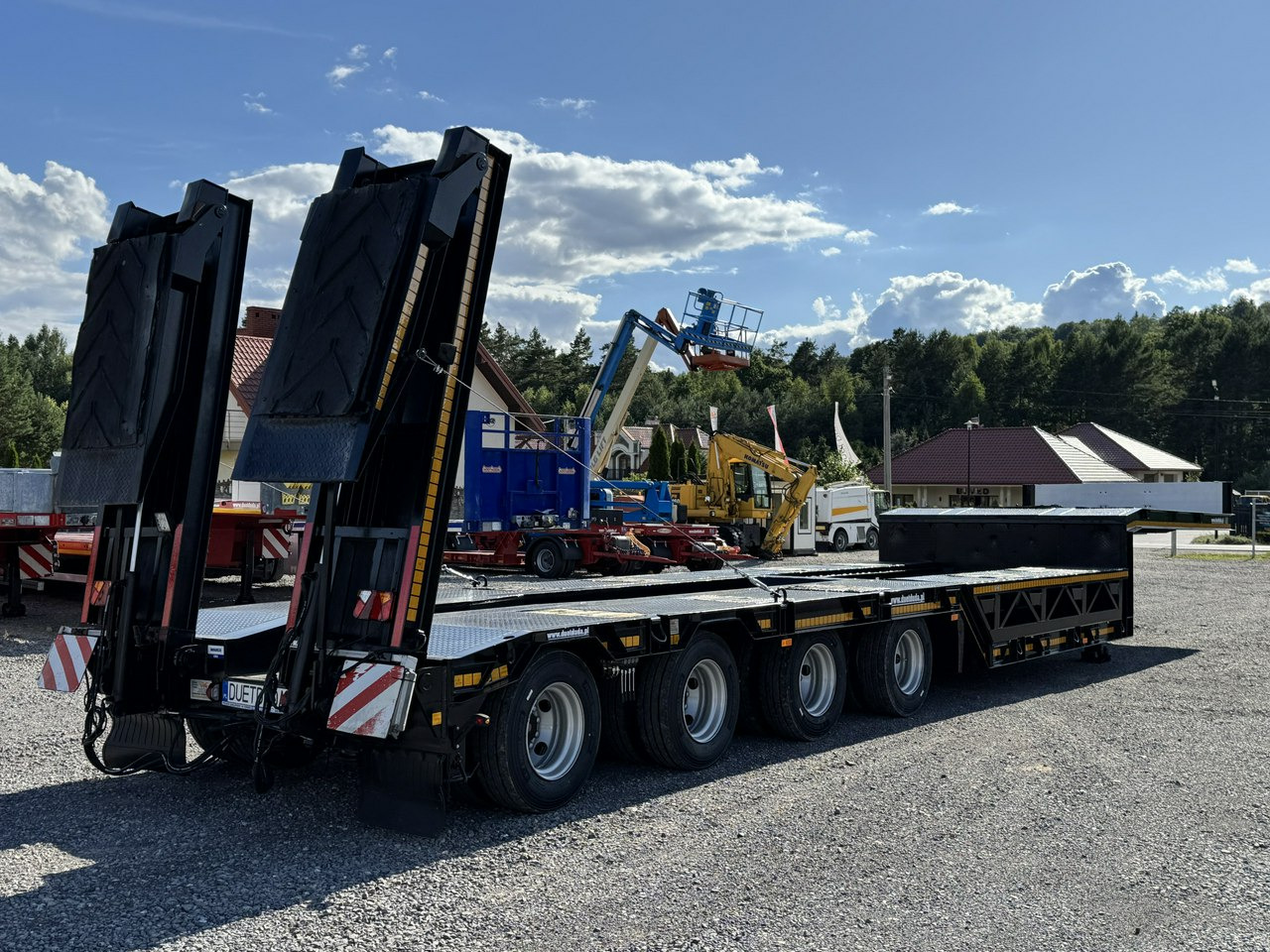 Bodex 4 osiowa NN4J Niskopodwoziówka Niskopodwozie Nowe Opony - Низькорамна платформа напівпричіп: фото 2 Bodex 4 osiowa NN4J Niskopodwoziówka Niskopodwozie Nowe Opony - Низькорамна платформа напівпричіп: фото 2