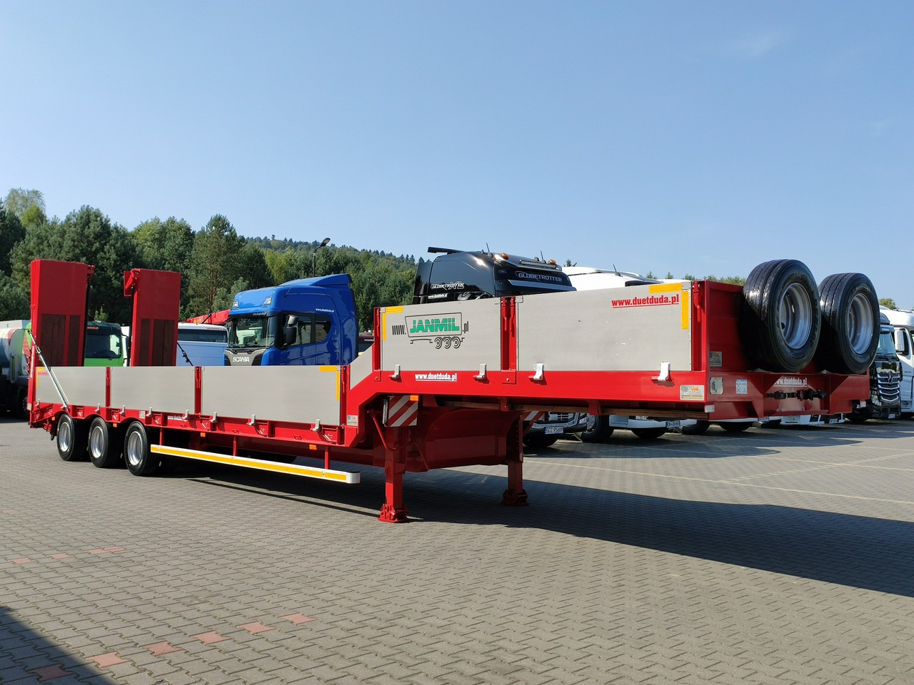 Bodex JANMIL Burtówka Laweta Niskopodłogowa Podczołgówka 3-Osie - Низькорамна платформа напівпричіп: фото 5 Bodex JANMIL Burtówka Laweta Niskopodłogowa Podczołgówka 3-Osie - Низькорамна платформа напівпричіп: фото 5