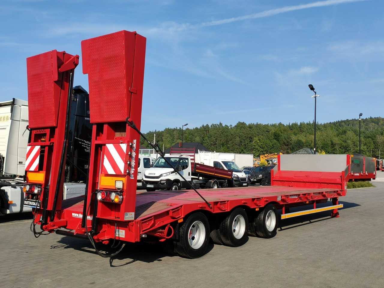 Bodex JANMIL Burtówka Laweta Niskopodłogowa Podczołgówka 3-Osie - Низькорамна платформа напівпричіп: фото 3 Bodex JANMIL Burtówka Laweta Niskopodłogowa Podczołgówka 3-Osie - Низькорамна платформа напівпричіп: фото 3