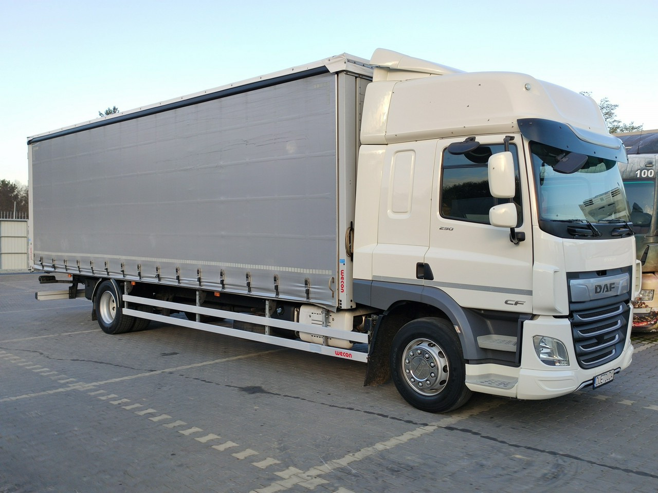 DAF CF 290 E6 Firana Tył Drzwi Dach Podnoszony / Zsuwany Długi 9.30m - Тентована вантажівка: фото 1 DAF CF 290 E6 Firana Tył Drzwi Dach Podnoszony / Zsuwany Długi 9.30m - Тентована вантажівка: фото 1