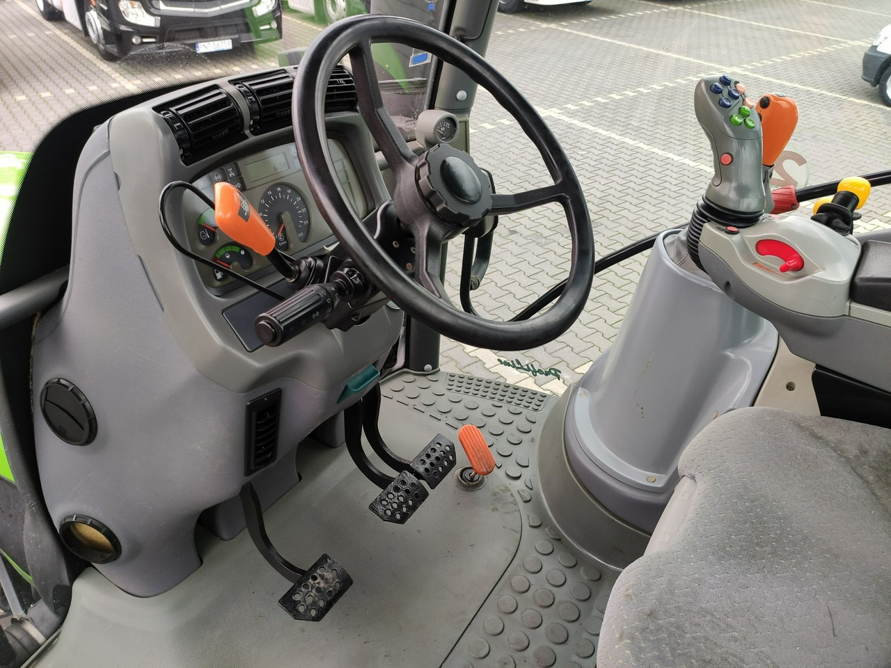 Deutz Fahr Agrotron M620 4x4 Przedni Tuz Wałek W.O.M Wyjścia do Przyczepy в лізинг Deutz Fahr Agrotron M620 4x4 Przedni Tuz Wałek W.O.M Wyjścia do Przyczepy: фото 25 Deutz Fahr Agrotron M620 4x4 Przedni Tuz Wałek W.O.M Wyjścia do Przyczepy в лізинг Deutz Fahr Agrotron M620 4x4 Przedni Tuz Wałek W.O.M Wyjścia do Przyczepy: фото 25