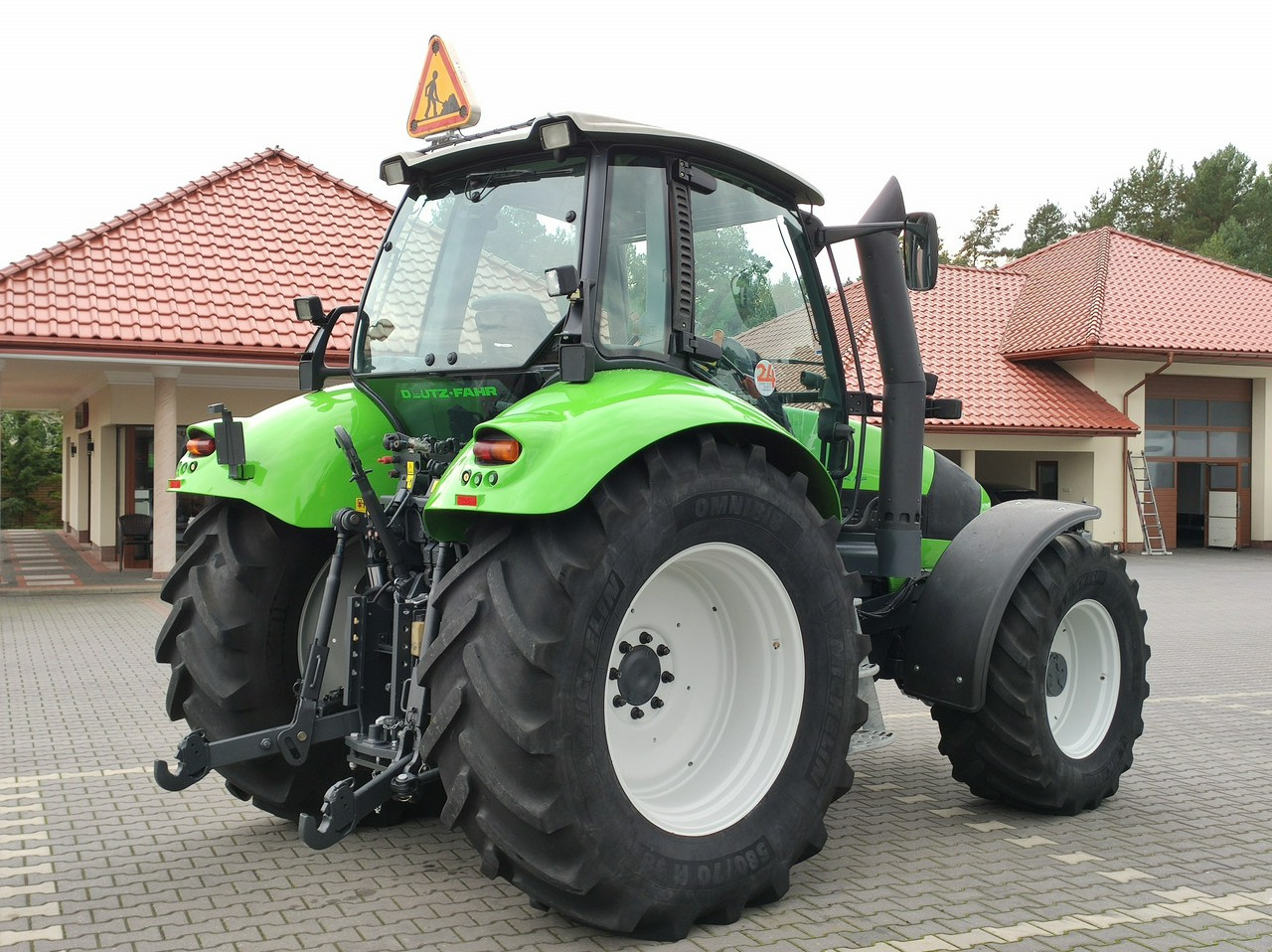 Deutz Fahr Agrotron M620 4x4 Przedni Tuz Wałek W.O.M Wyjścia do Przyczepy в лізинг Deutz Fahr Agrotron M620 4x4 Przedni Tuz Wałek W.O.M Wyjścia do Przyczepy: фото 13 Deutz Fahr Agrotron M620 4x4 Przedni Tuz Wałek W.O.M Wyjścia do Przyczepy в лізинг Deutz Fahr Agrotron M620 4x4 Przedni Tuz Wałek W.O.M Wyjścia do Przyczepy: фото 13