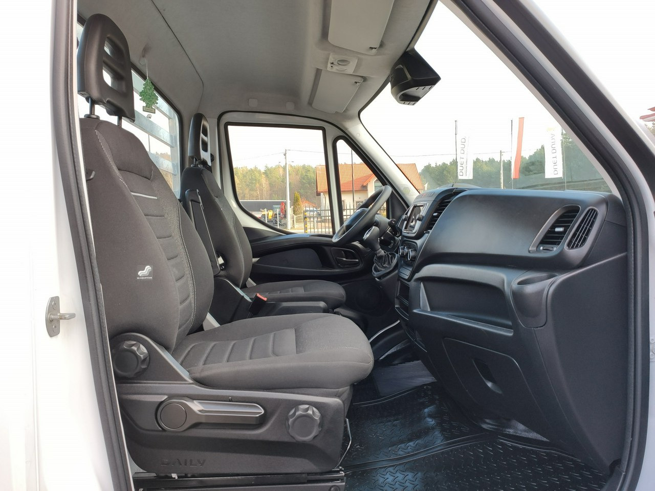 Легка бортова вантажівка Iveco Daily 35S16 V: фото 27