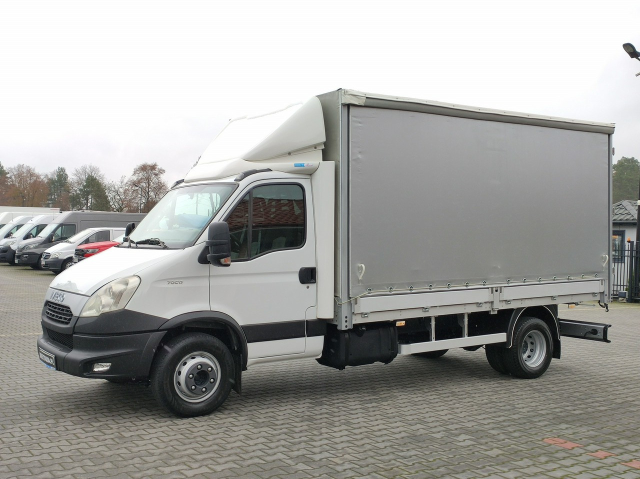 Iveco Daily 70C18 V H - Тентований фургон: фото 2 Iveco Daily 70C18 V H - Тентований фургон: фото 2