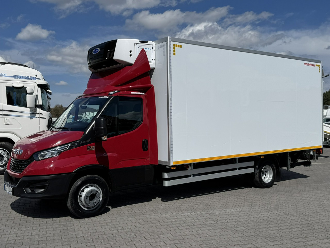 Iveco Daily 72C21 Mroźnia HI-MATIC Ściana Grodziowa Multitemperatura - Фургон-рефрижератор: фото 2 Iveco Daily 72C21 Mroźnia HI-MATIC Ściana Grodziowa Multitemperatura - Фургон-рефрижератор: фото 2