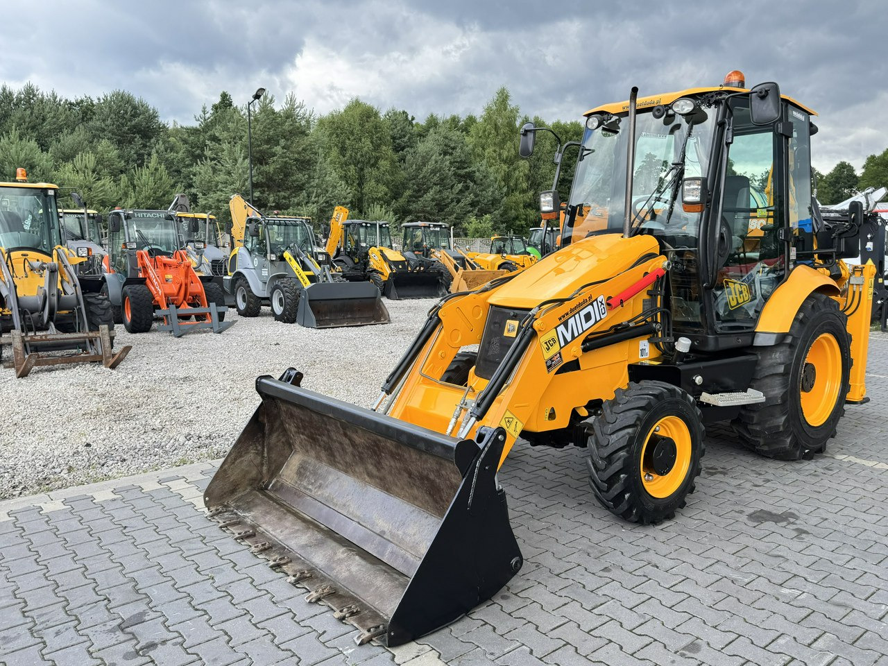 JCB MIDI CX Szybkozłącze Nowe Opony bez luzów i wycieków Super Stan - Екскаватор-навантажувач: фото 1 JCB MIDI CX Szybkozłącze Nowe Opony bez luzów i wycieków Super Stan - Екскаватор-навантажувач: фото 1