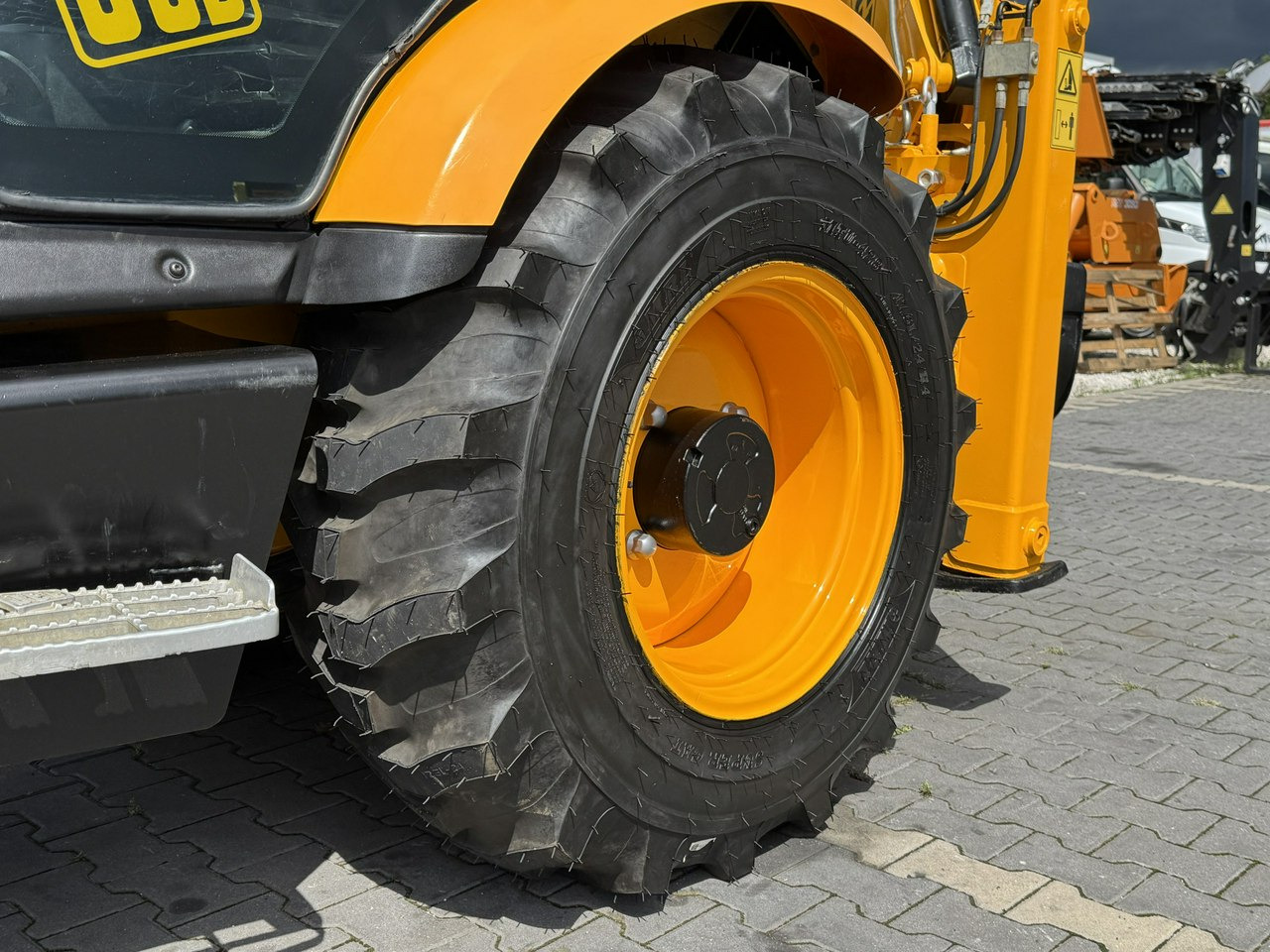 JCB MIDI CX Szybkozłącze Nowe Opony bez luzów i wycieków Super Stan - Екскаватор-навантажувач: фото 5 JCB MIDI CX Szybkozłącze Nowe Opony bez luzów i wycieków Super Stan - Екскаватор-навантажувач: фото 5