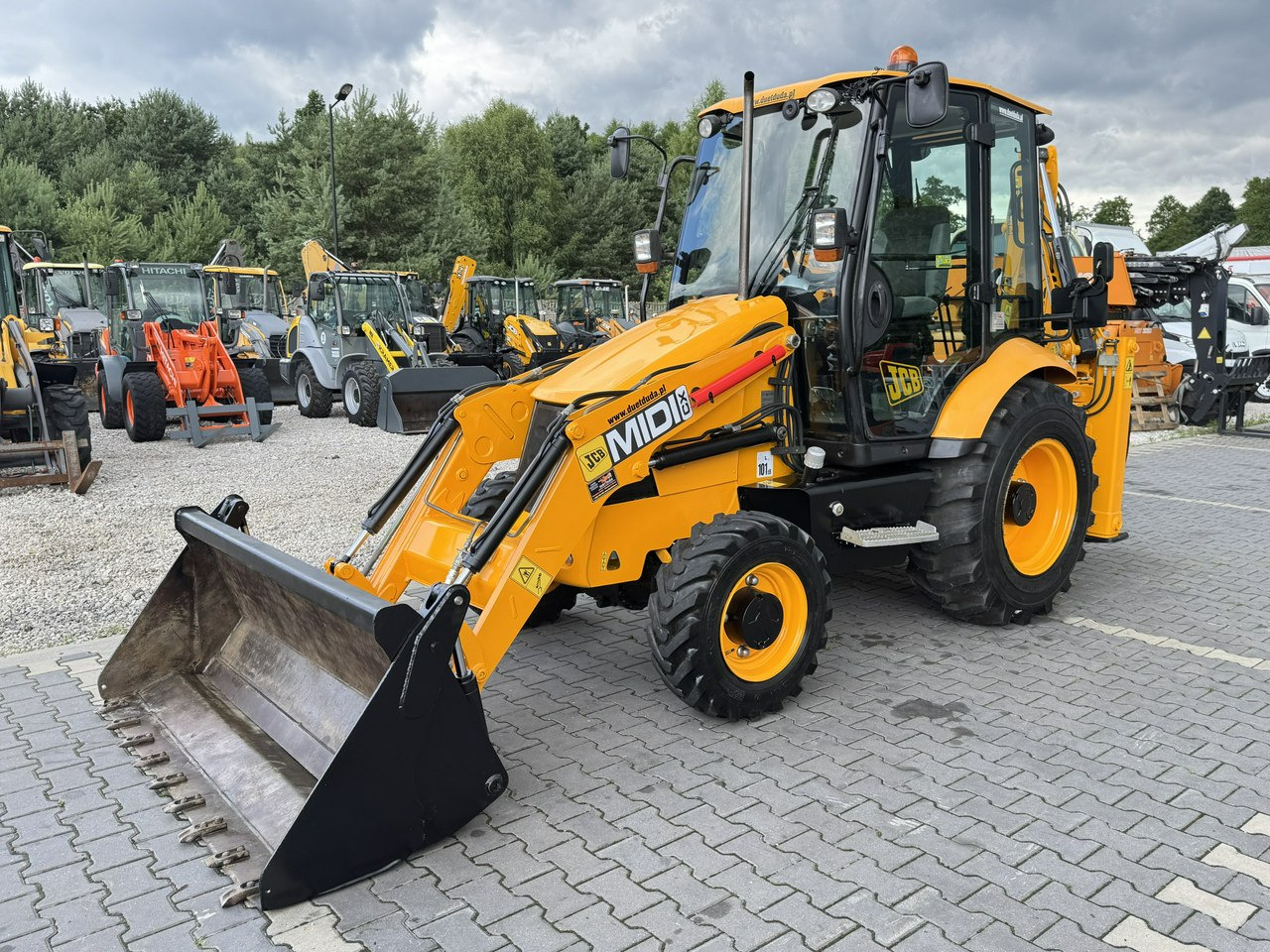 JCB MIDI CX Szybkozłącze Nowe Opony bez luzów i wycieków Super Stan - Екскаватор-навантажувач: фото 4 JCB MIDI CX Szybkozłącze Nowe Opony bez luzów i wycieków Super Stan - Екскаватор-навантажувач: фото 4