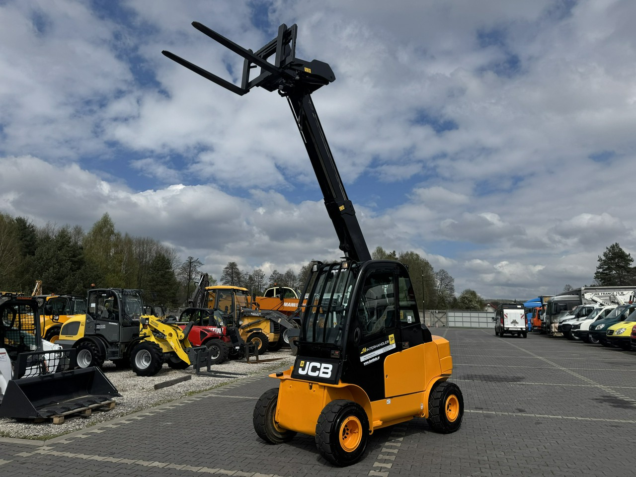 JCB TLT 35D 4x4 T4 TELESKOP / TELESKOPOWY Ładowarka Teleskopowa - Навантажувач телескопічний: фото 1 JCB TLT 35D 4x4 T4 TELESKOP / TELESKOPOWY Ładowarka Teleskopowa - Навантажувач телескопічний: фото 1