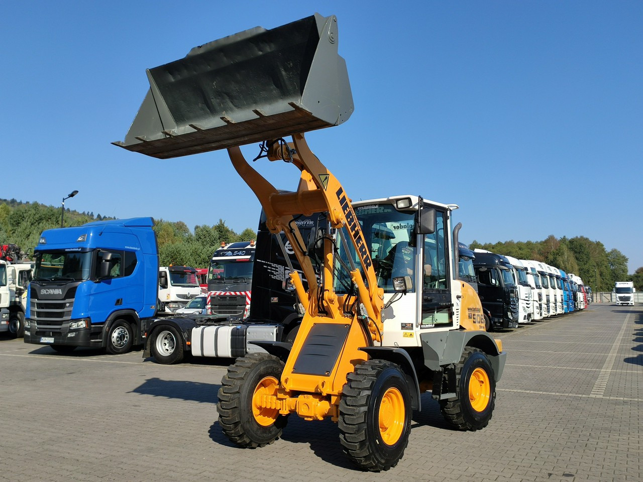 Liebherr L 506 STEREO Szybkozłącze / Łyżka Krokodyl + Widły Waga 6300kg - Компактний фронтальний навантажувач: фото 3 Liebherr L 506 STEREO Szybkozłącze / Łyżka Krokodyl + Widły Waga 6300kg - Компактний фронтальний навантажувач: фото 3