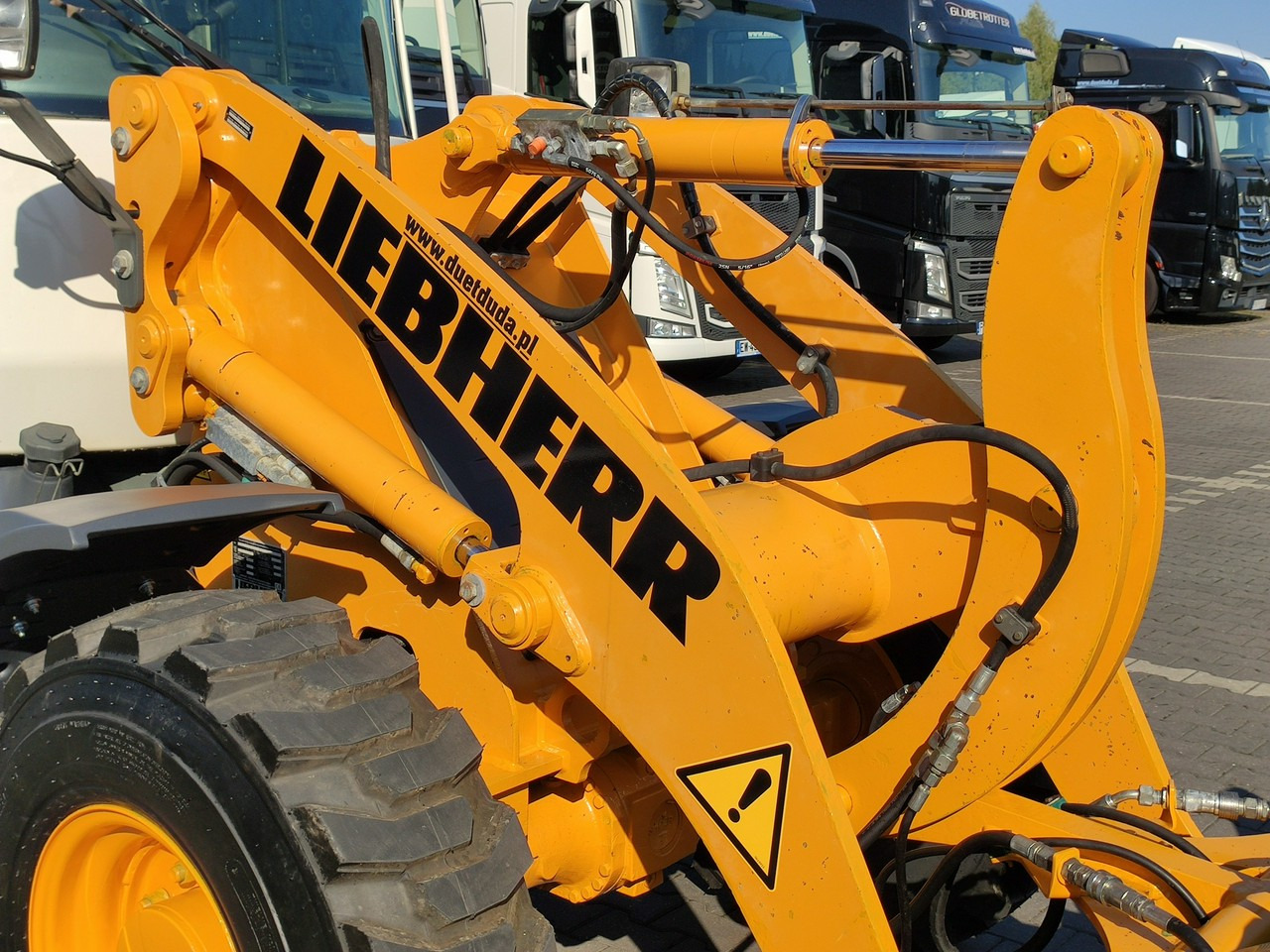 Компактний фронтальний навантажувач Liebherr L 506 STEREO Szybkozłącze / Łyżka Krokodyl + Widły Waga 6300kg: фото 7