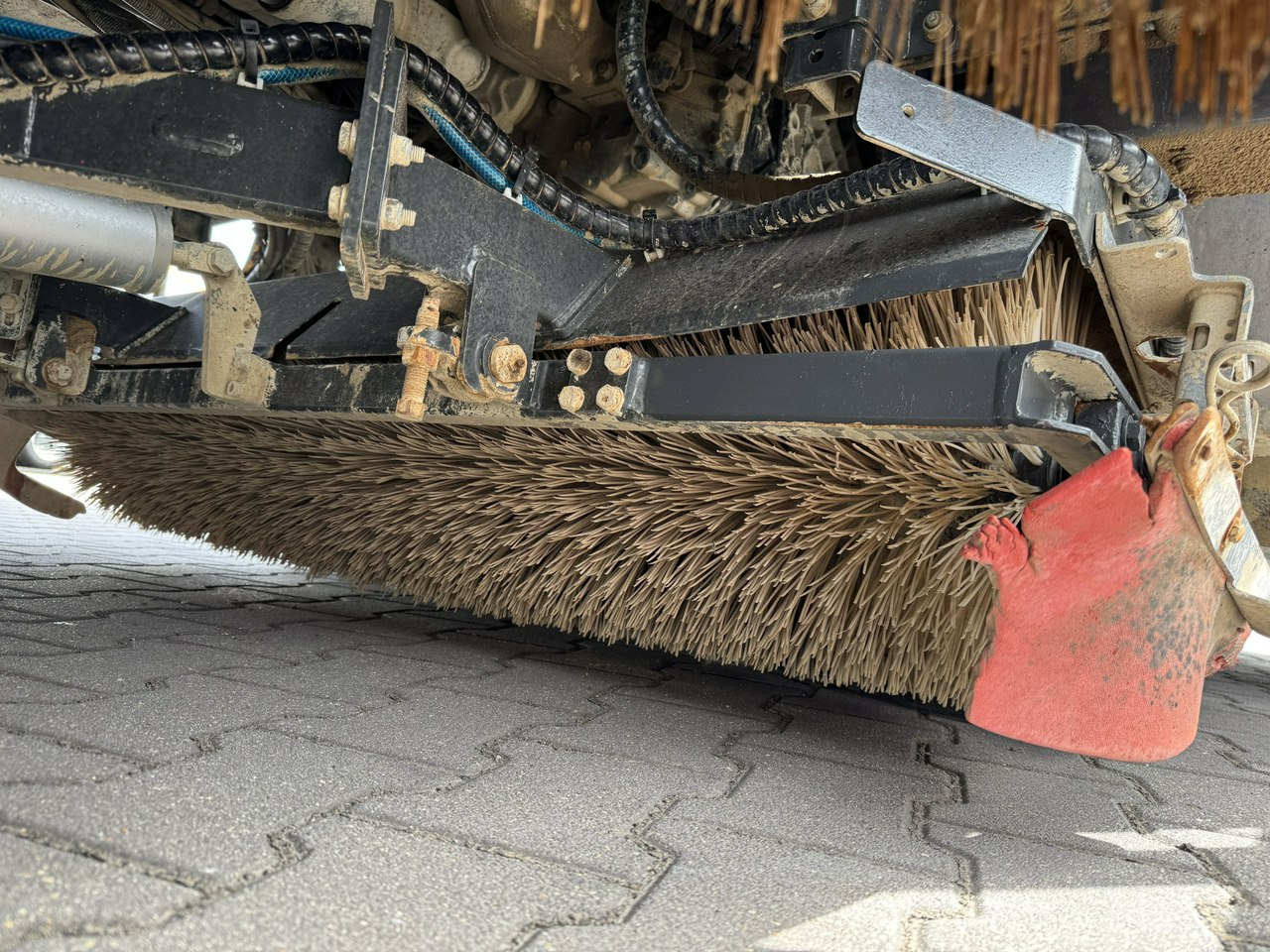 Підмітально-прибиральна машина MAN TGS 18.320 E5 BUCHER OPTIFANT 8000 Zamiatarka Uliczna Euro 6: фото 19 Підмітально-прибиральна машина MAN TGS 18.320 E5 BUCHER OPTIFANT 8000 Zamiatarka Uliczna Euro 6: фото 19