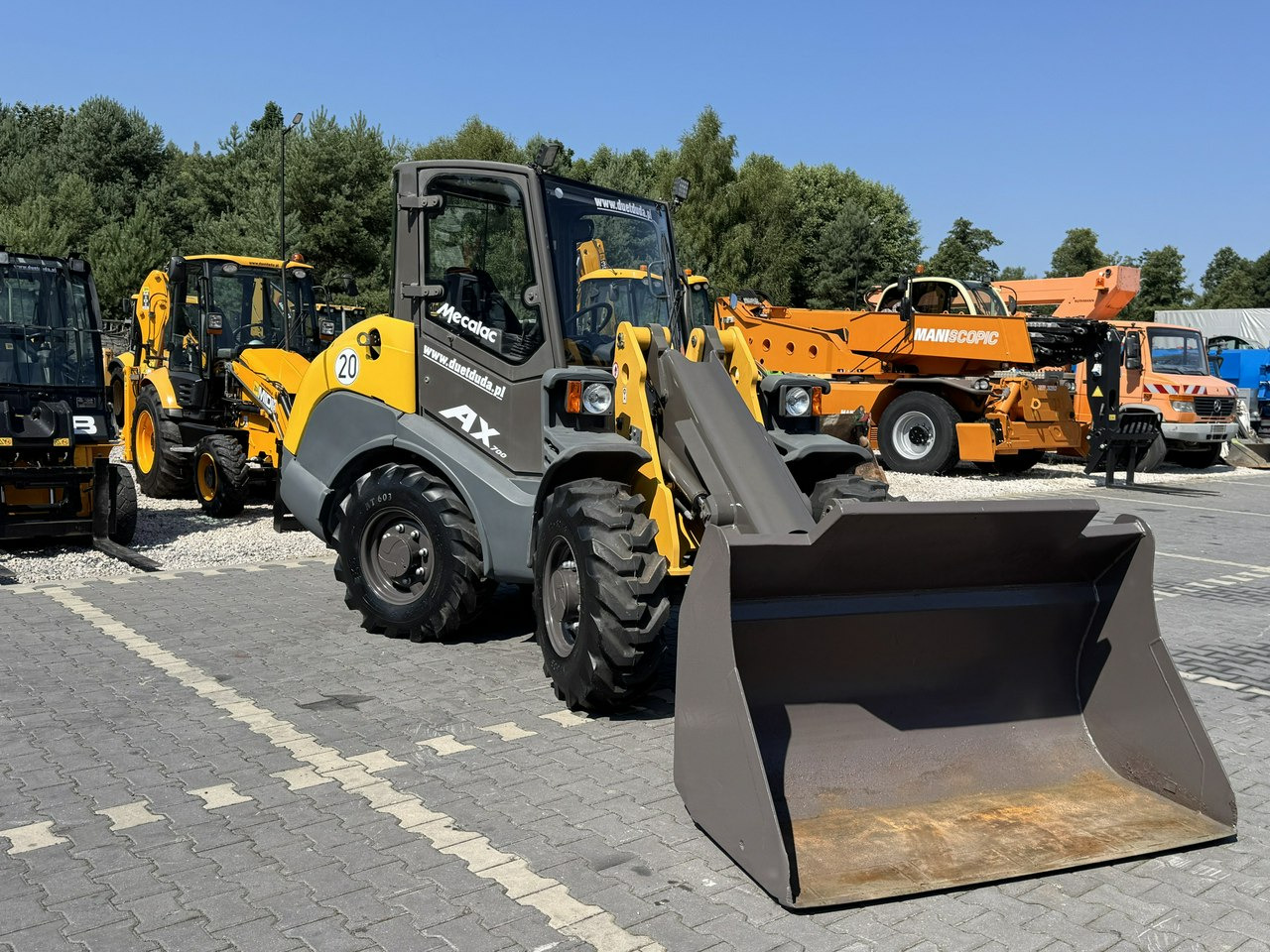 Mecalac AX 700 Szybko-Złącze Łyżka Super Stan - Колісний навантажувач: фото 3 Mecalac AX 700 Szybko-Złącze Łyżka Super Stan - Колісний навантажувач: фото 3