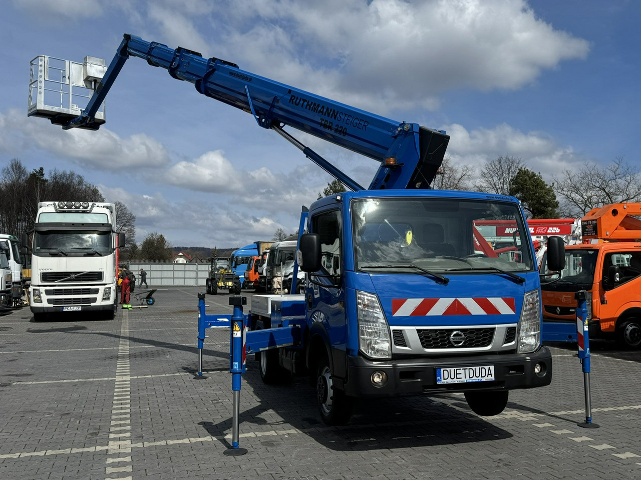 Nissan Cabstar - Автовишка: фото 2 Nissan Cabstar - Автовишка: фото 2