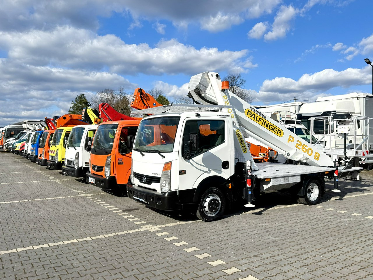 Nissan Cabstar - Автовишка: фото 1 Nissan Cabstar - Автовишка: фото 1