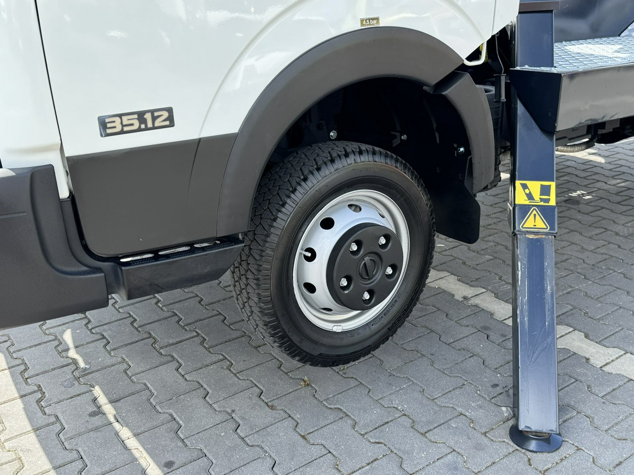 Nissan Cabstar - Автовишка: фото 4 Nissan Cabstar - Автовишка: фото 4